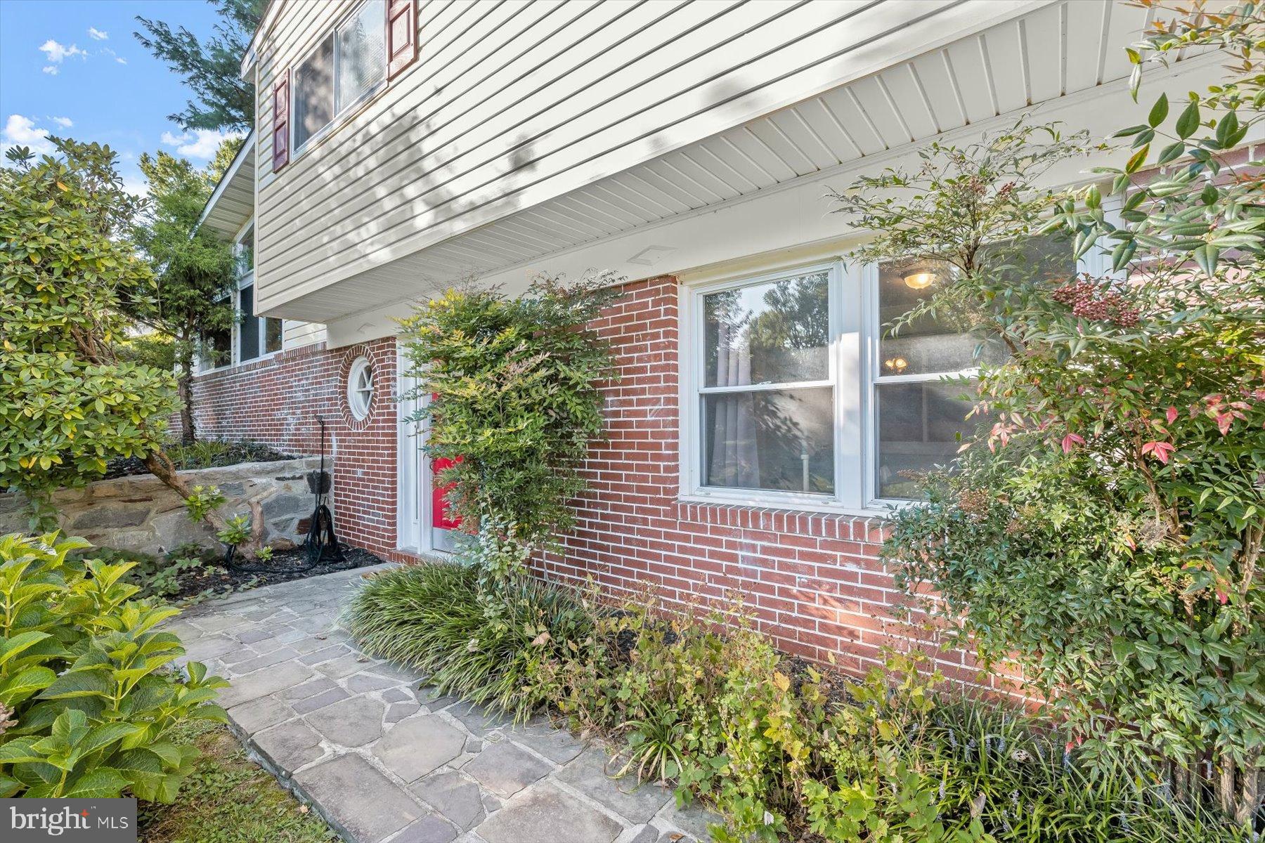 COLUMBIA HILLS - Residential