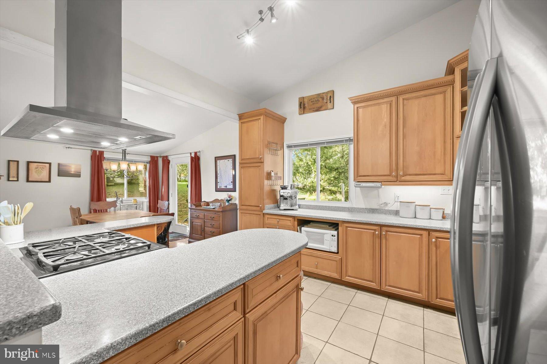 COLUMBIA HILLS - Residential