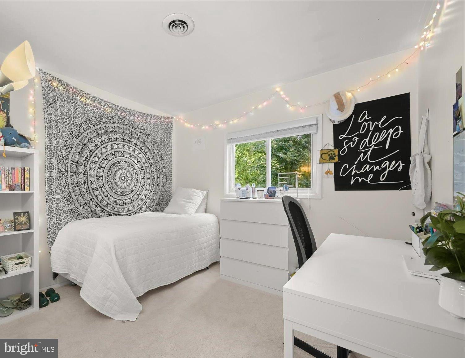 COLUMBIA HILLS - Residential