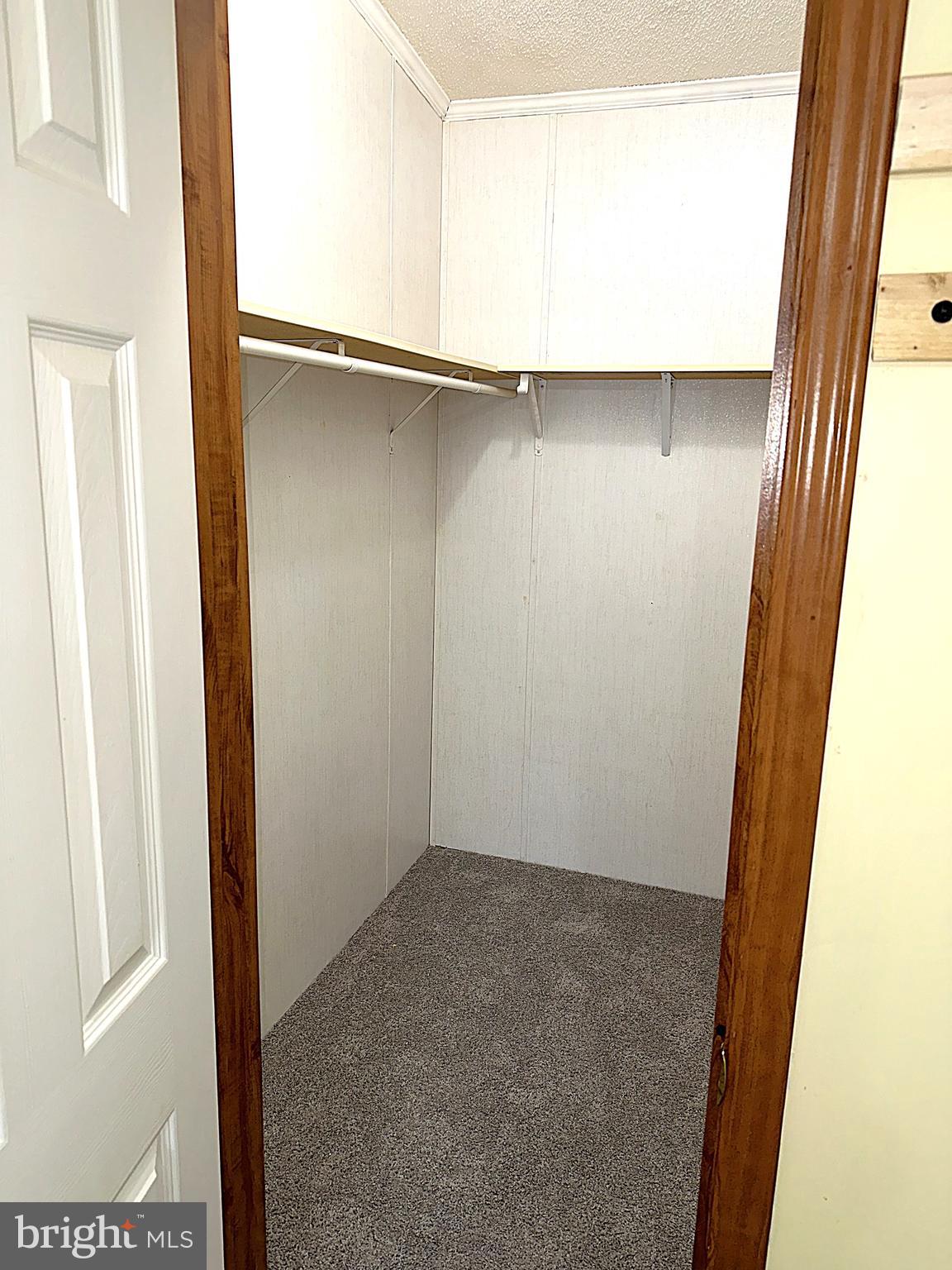 HOLIDAY MOBILE ESTATES - Residential