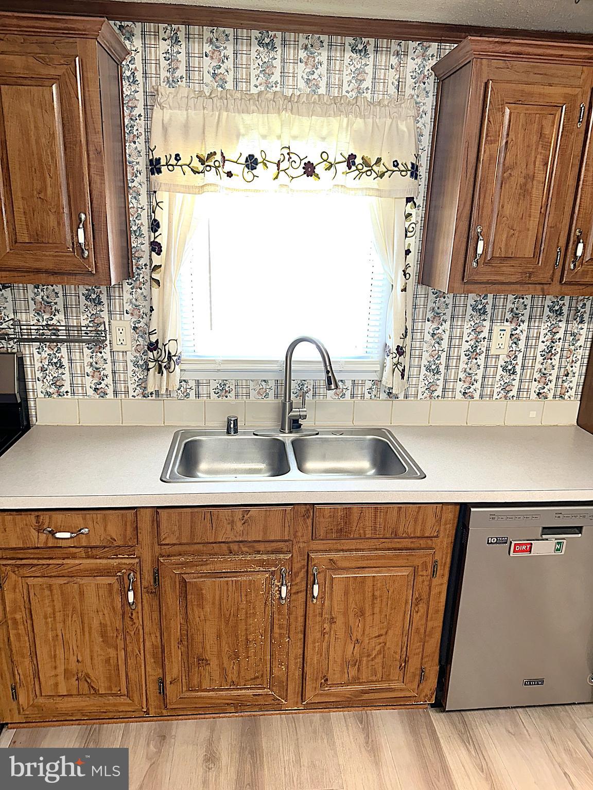 HOLIDAY MOBILE ESTATES - Residential