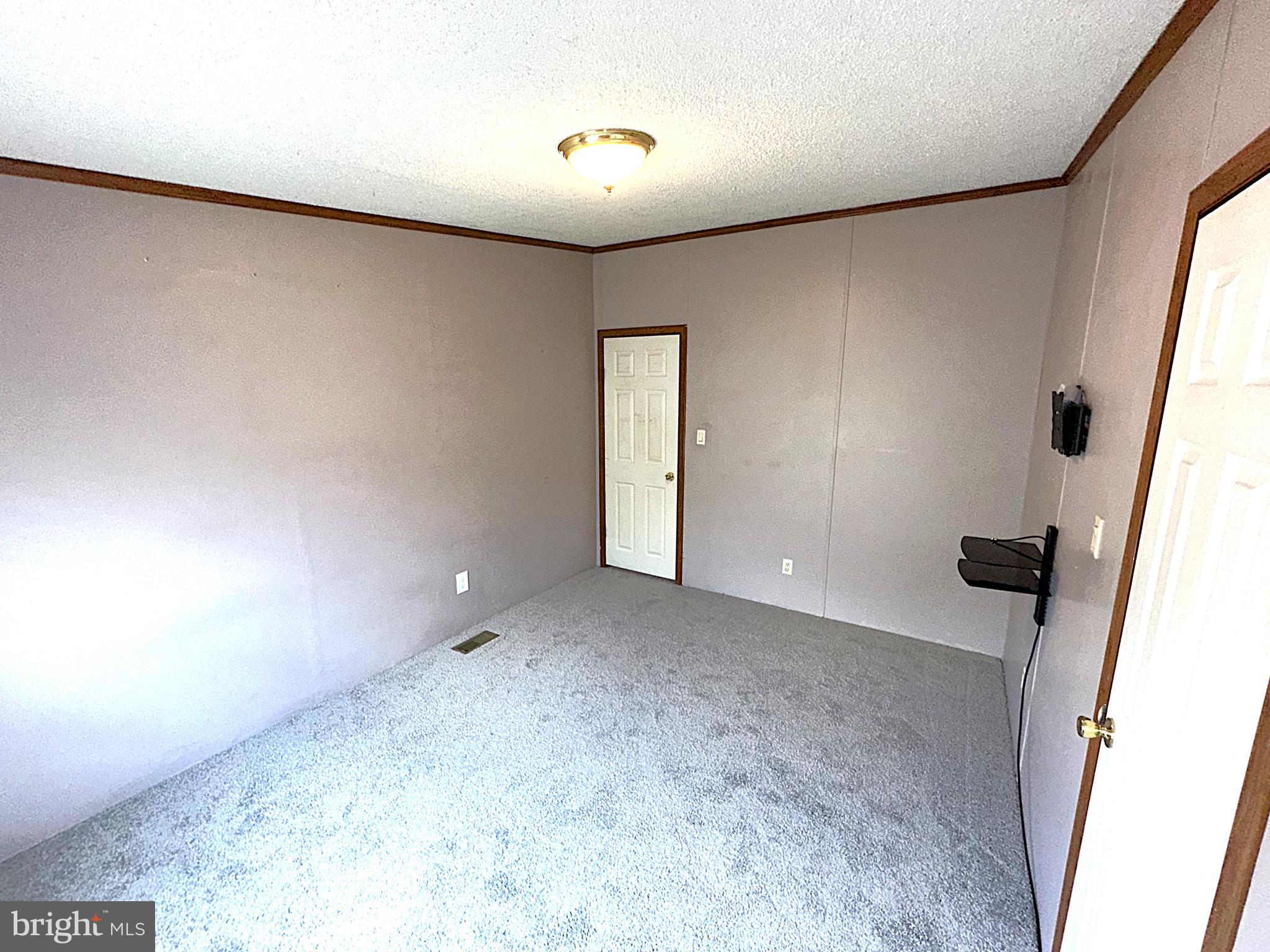 HOLIDAY MOBILE ESTATES - Residential