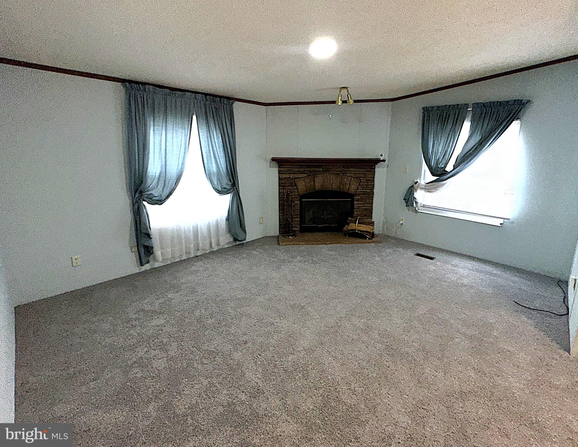 HOLIDAY MOBILE ESTATES - Residential