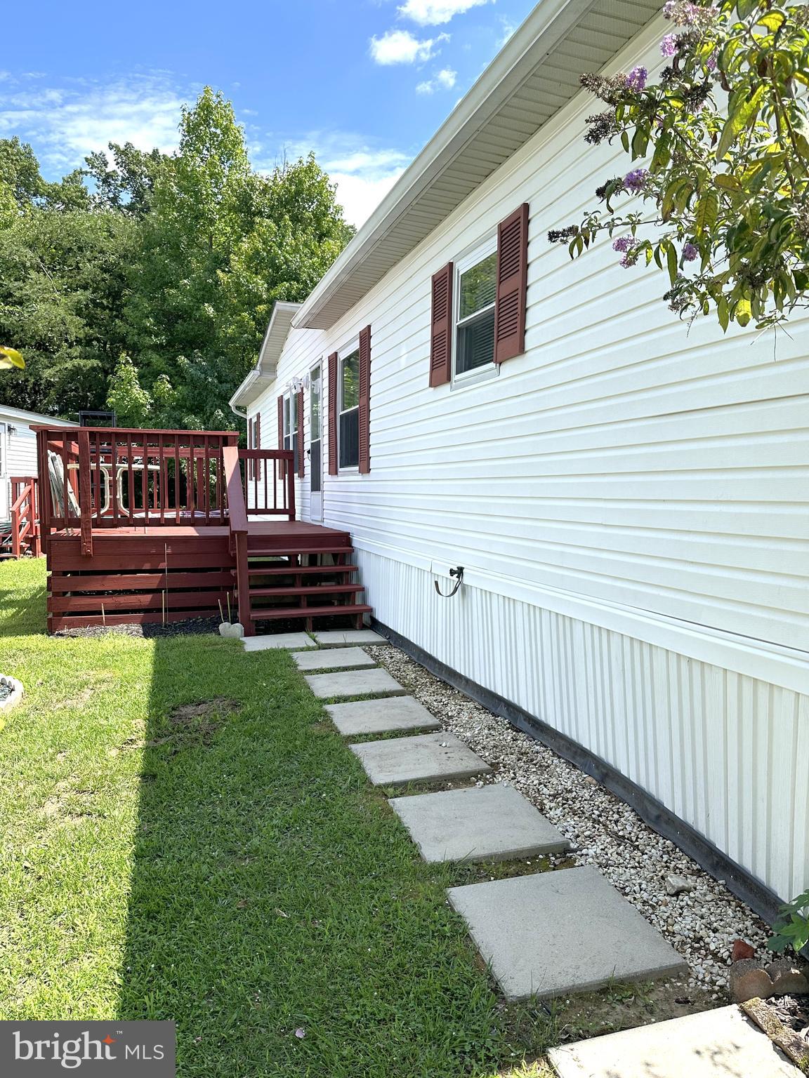 HOLIDAY MOBILE ESTATES - Residential