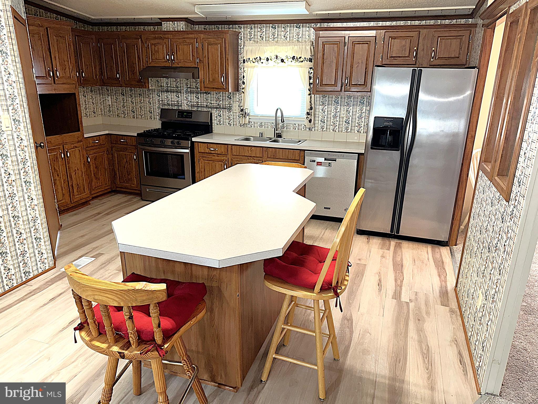 HOLIDAY MOBILE ESTATES - Residential