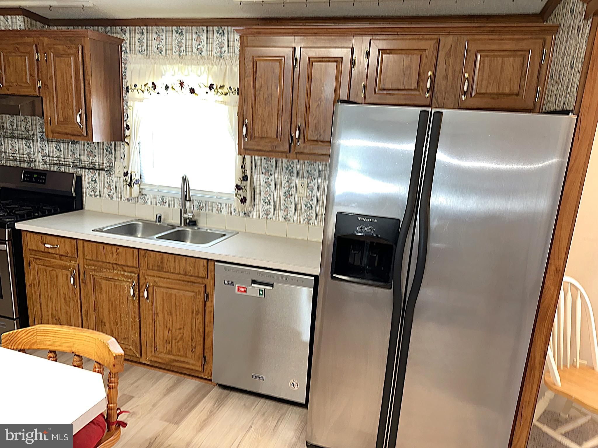 HOLIDAY MOBILE ESTATES - Residential