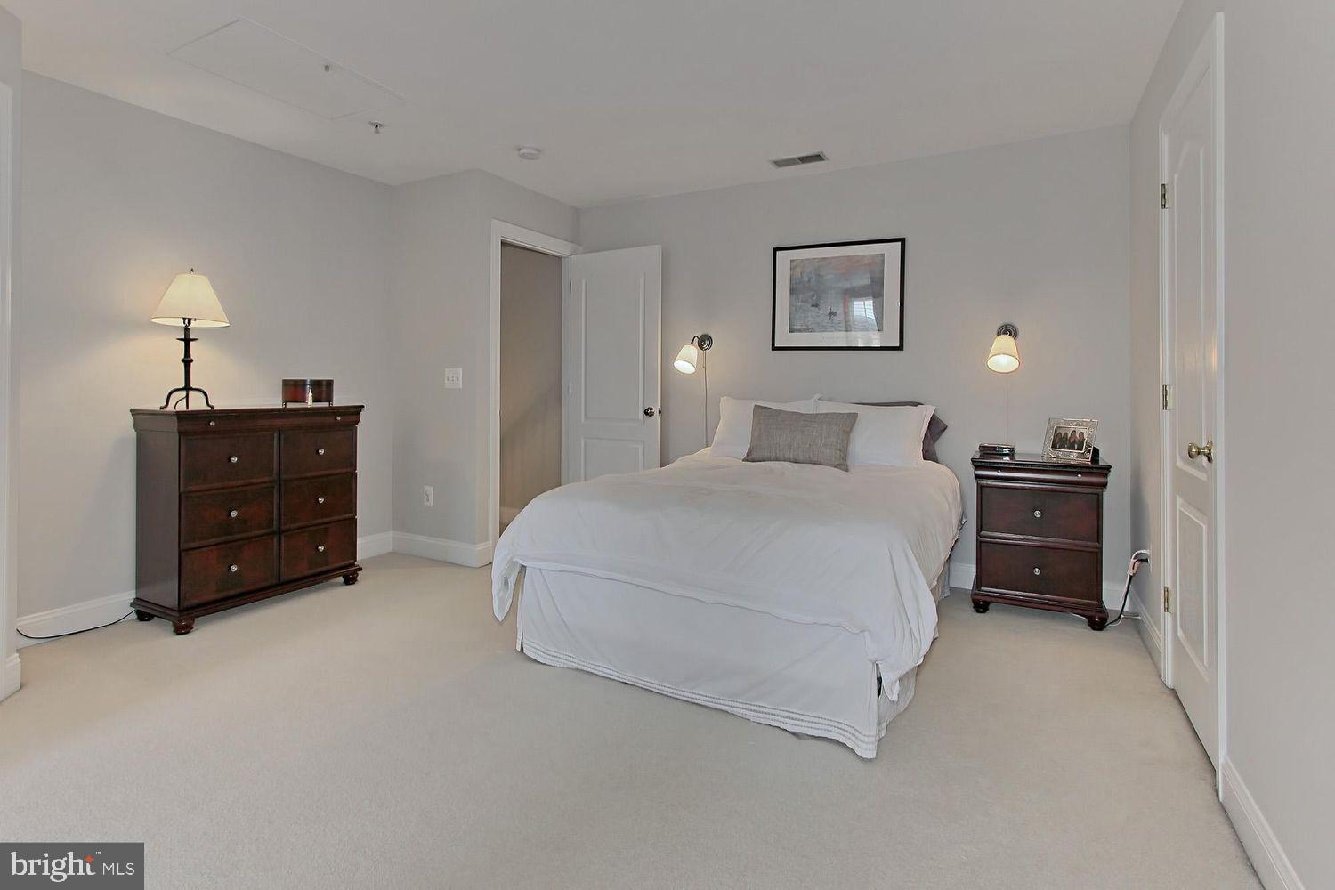 CAMERON STATION - Residential Lease