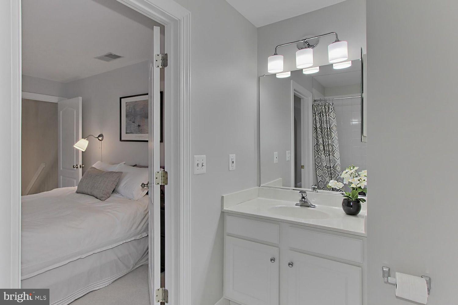 CAMERON STATION - Residential Lease