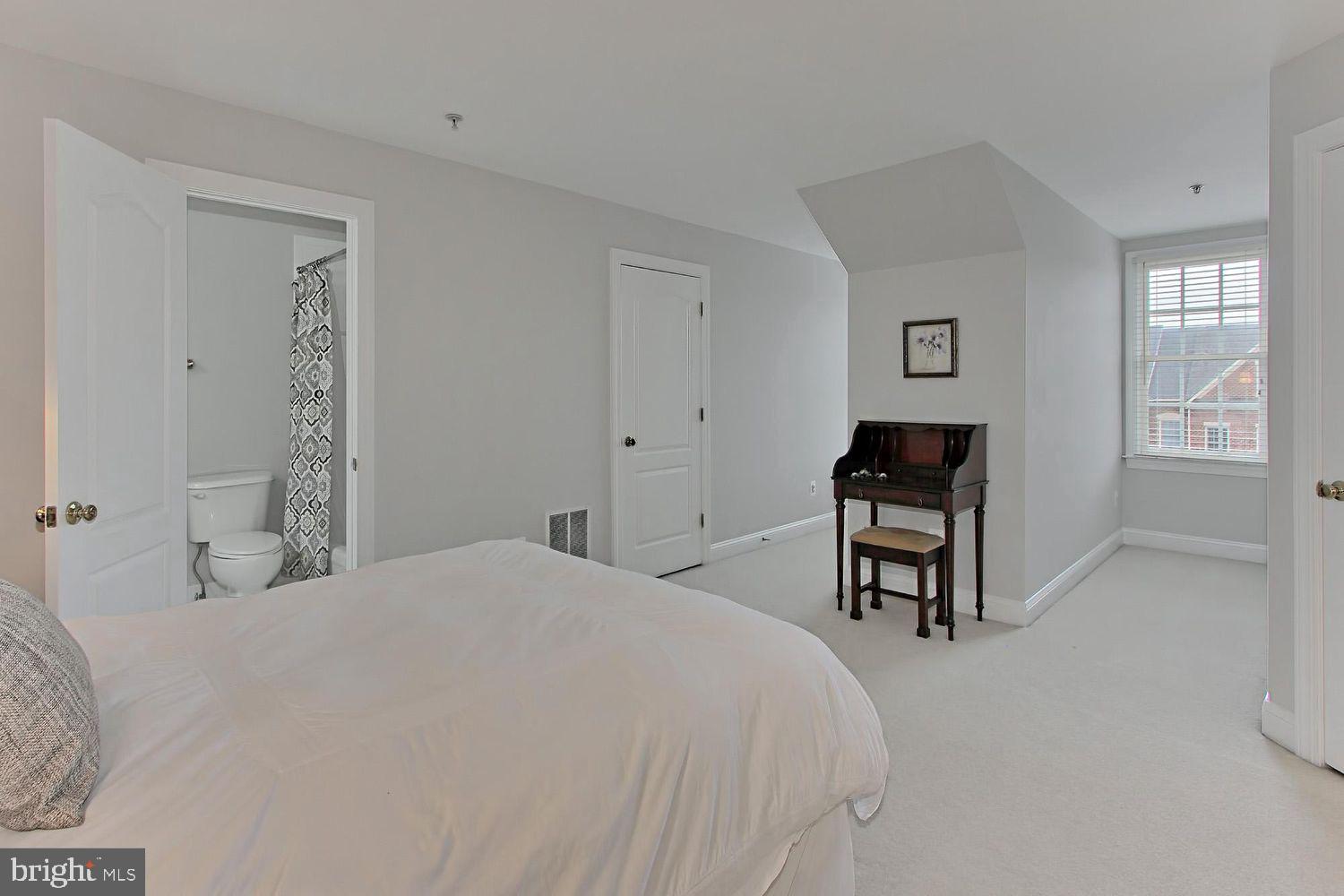 CAMERON STATION - Residential Lease