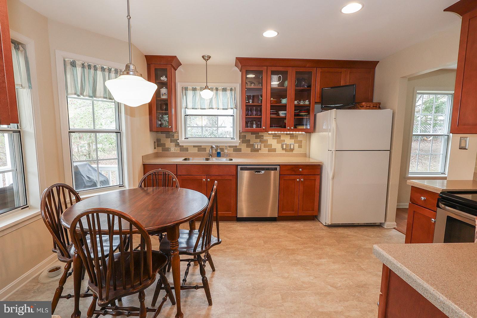 23256 OAK CREST LANE