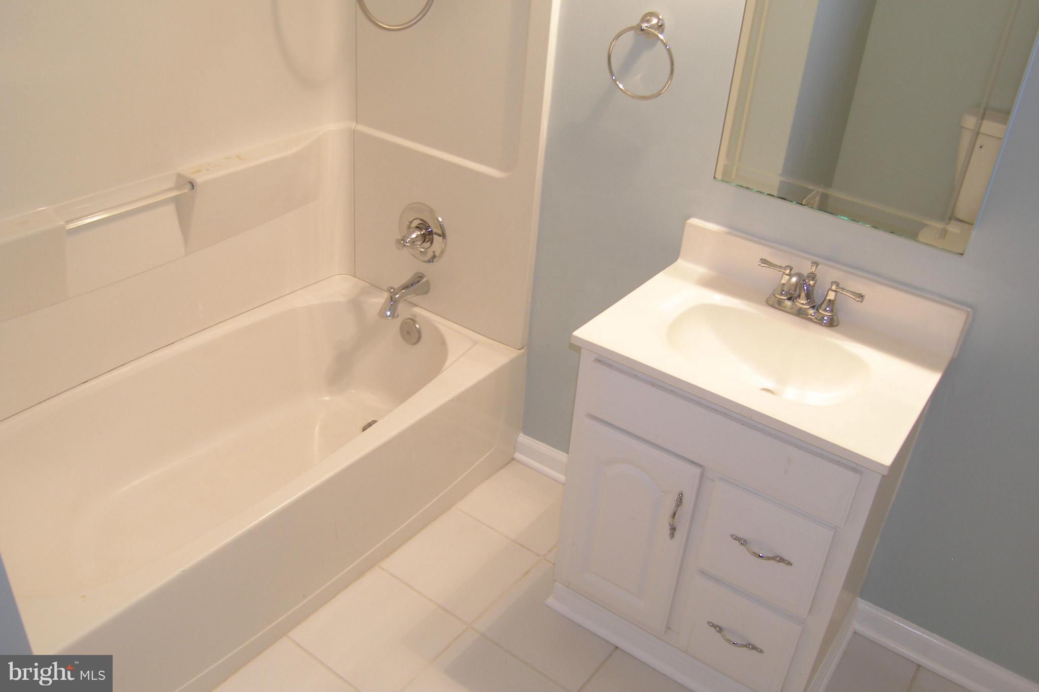 WILLIAMSBURG VILLAGE - Residential Lease