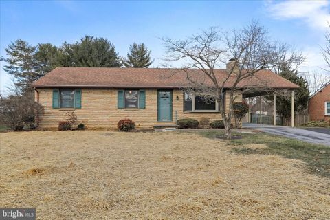 Photo of 11812 Pheasant Trail, HAGERSTOWN, MD 21742 (MLS # MDWA2033182)