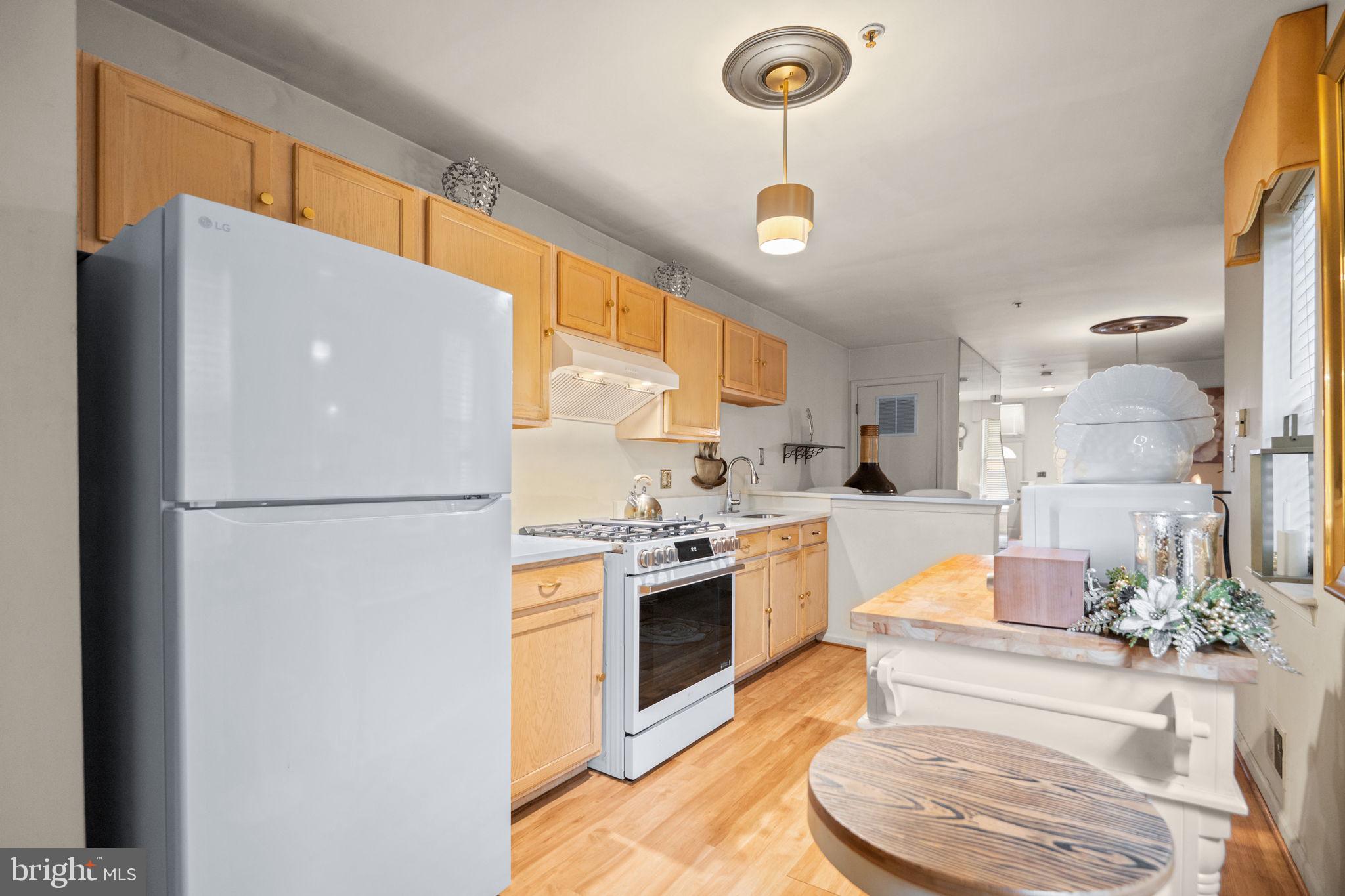 JOHNSTON SQUARE - Residential