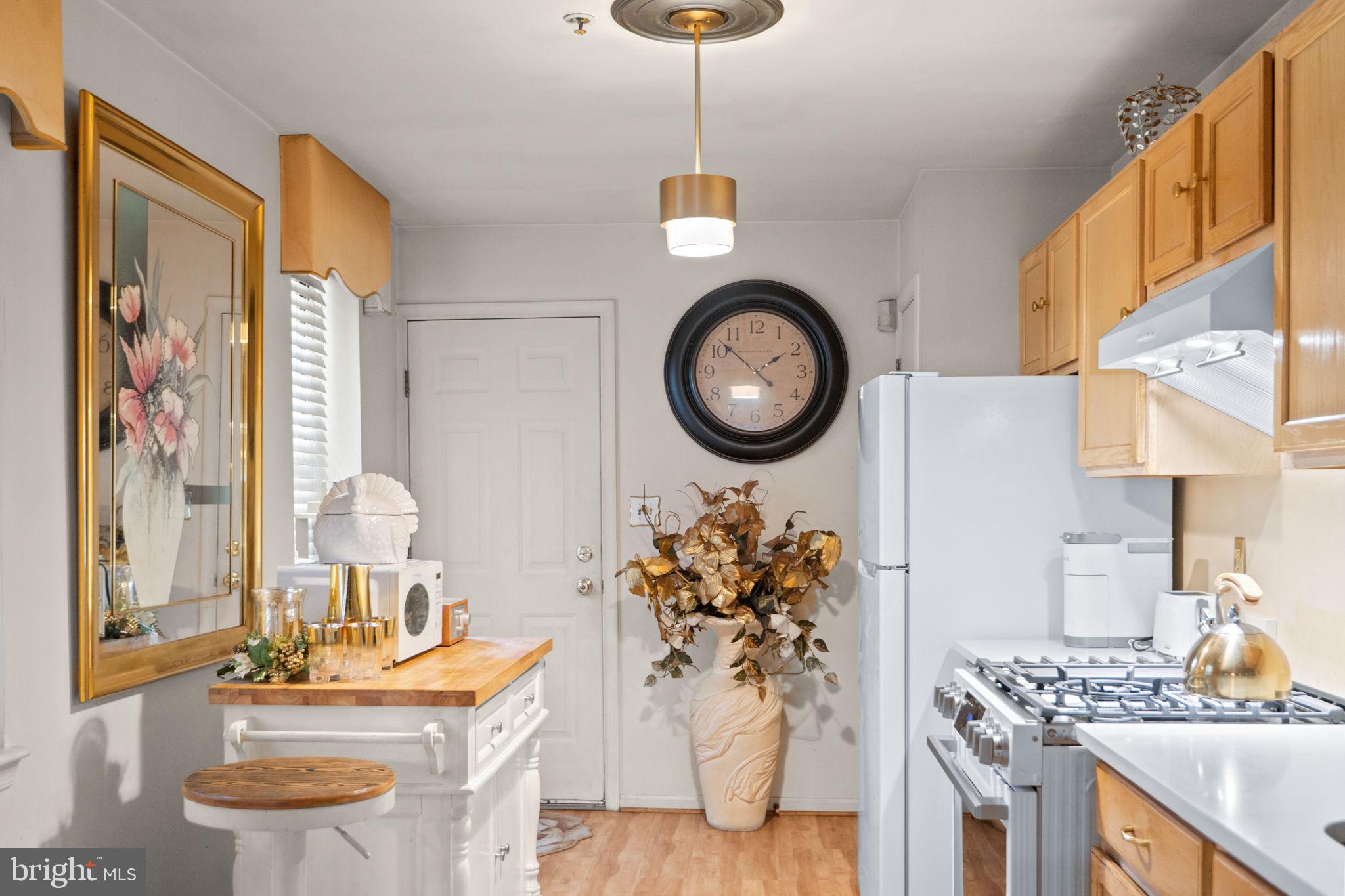 JOHNSTON SQUARE - Residential
