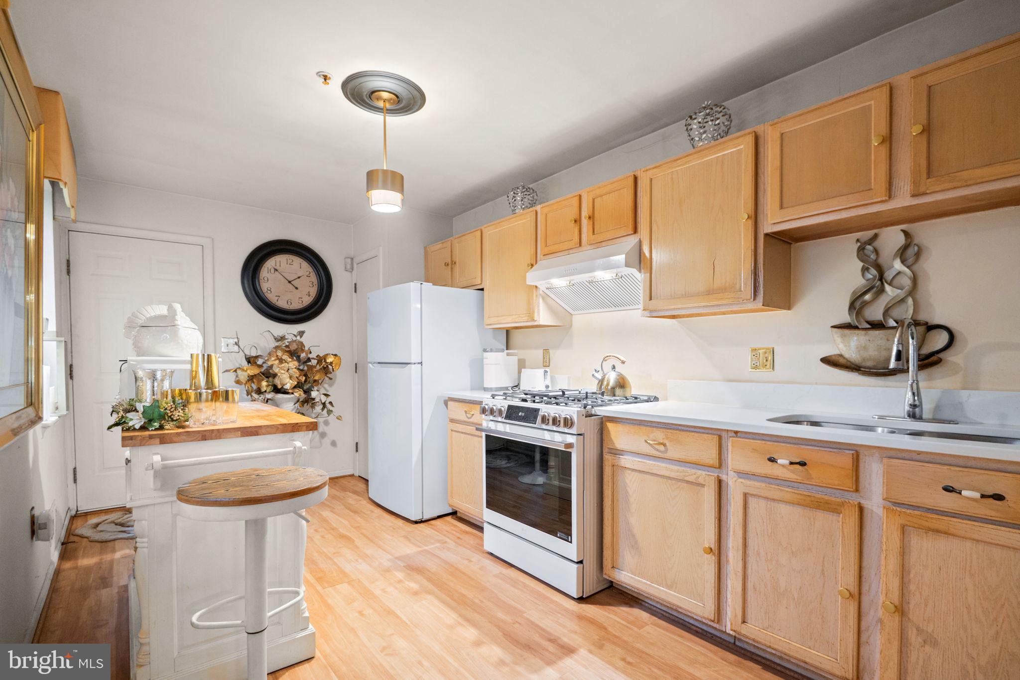JOHNSTON SQUARE - Residential