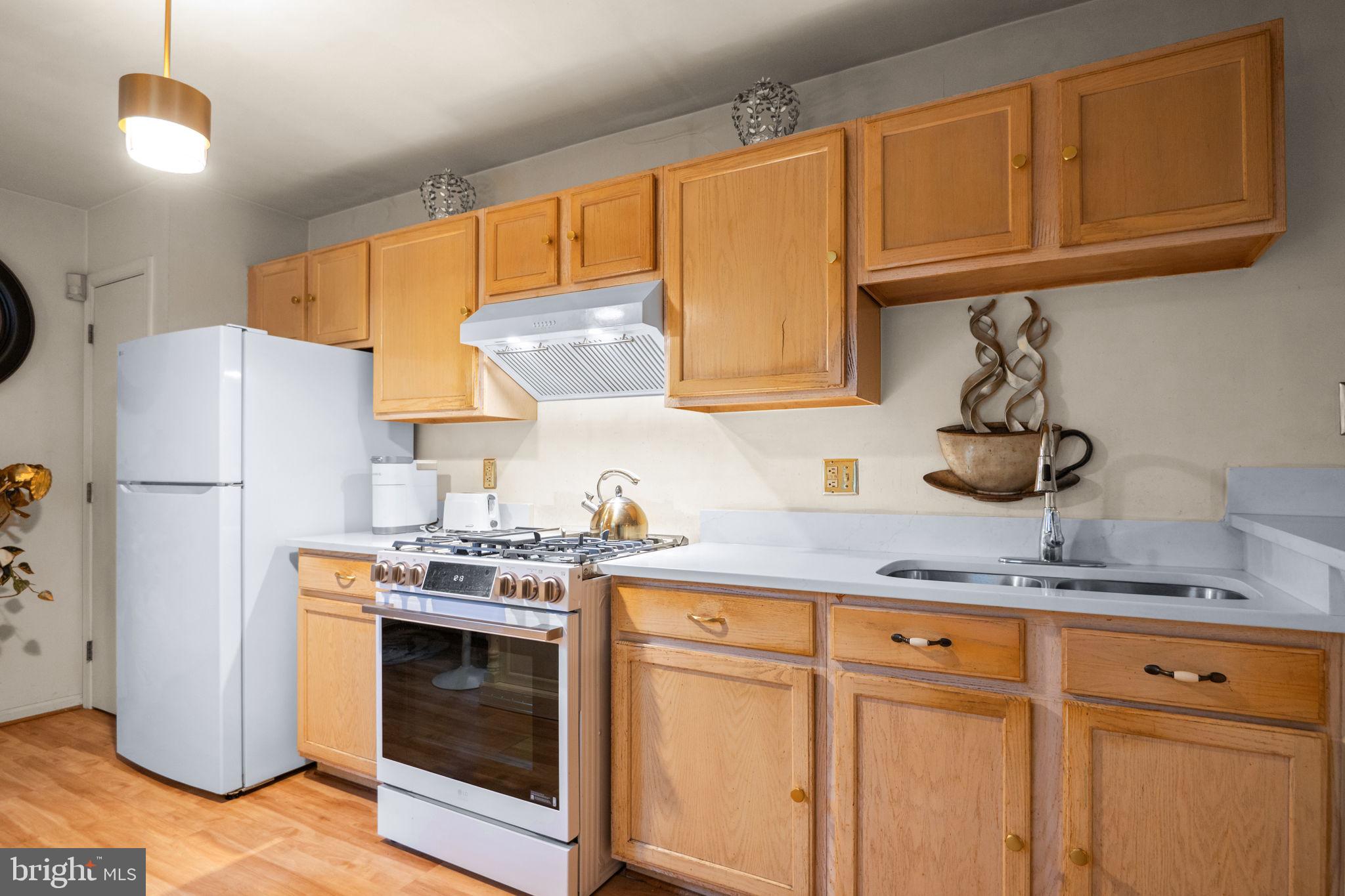 JOHNSTON SQUARE - Residential
