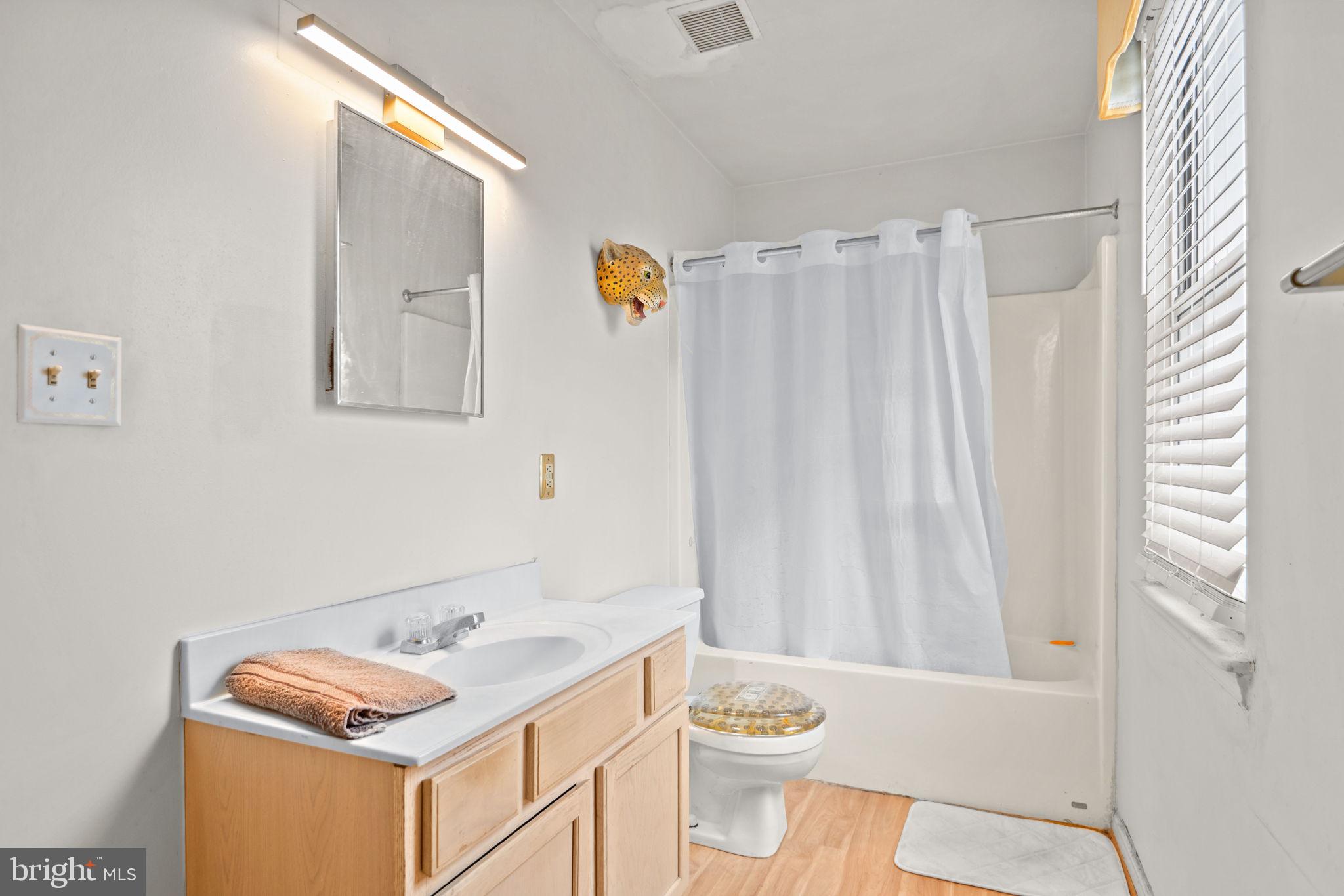 JOHNSTON SQUARE - Residential