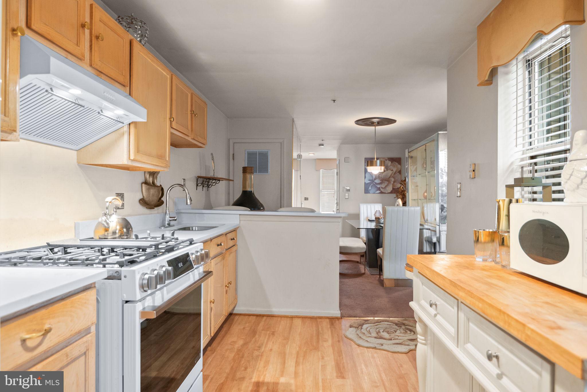 JOHNSTON SQUARE - Residential