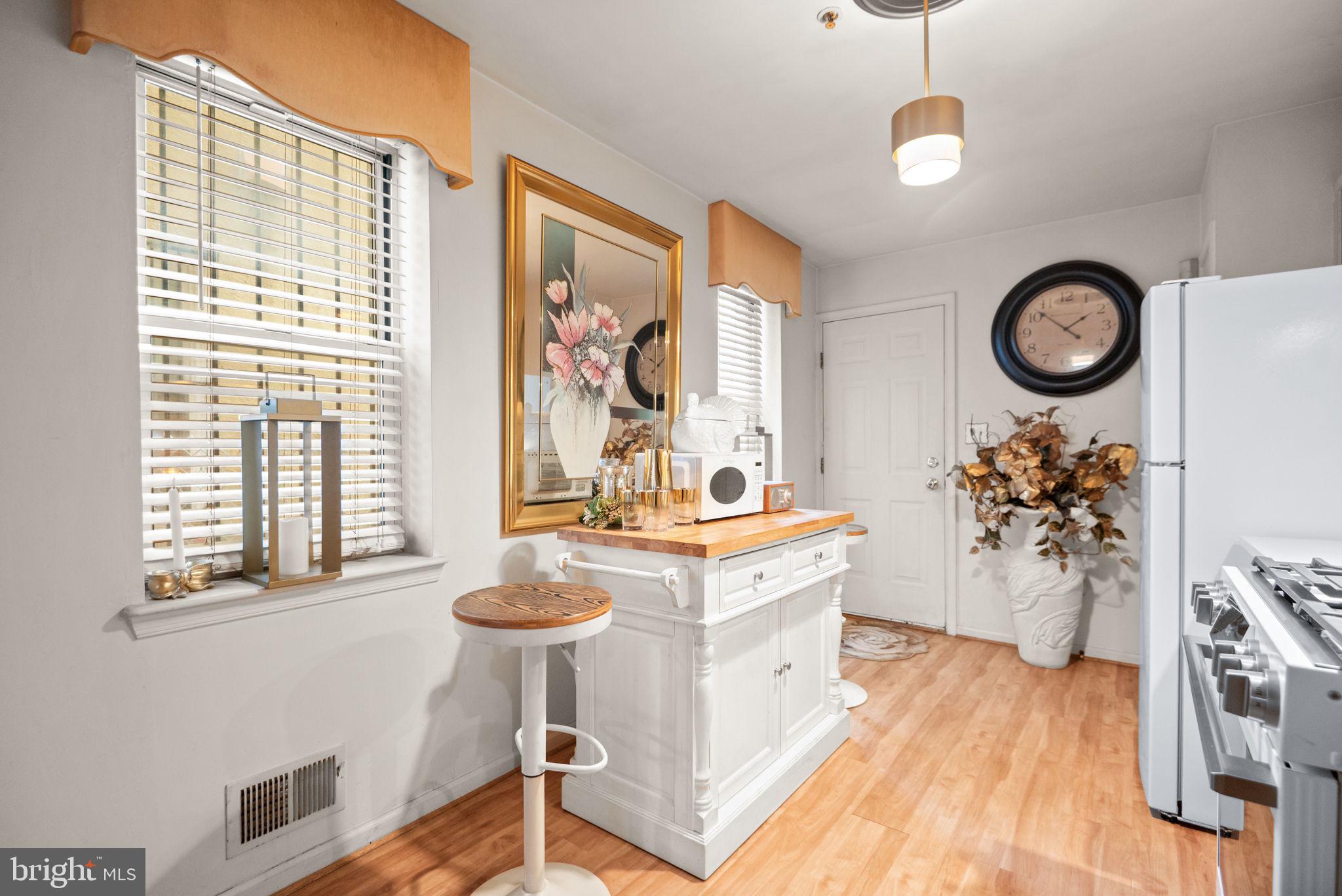 JOHNSTON SQUARE - Residential