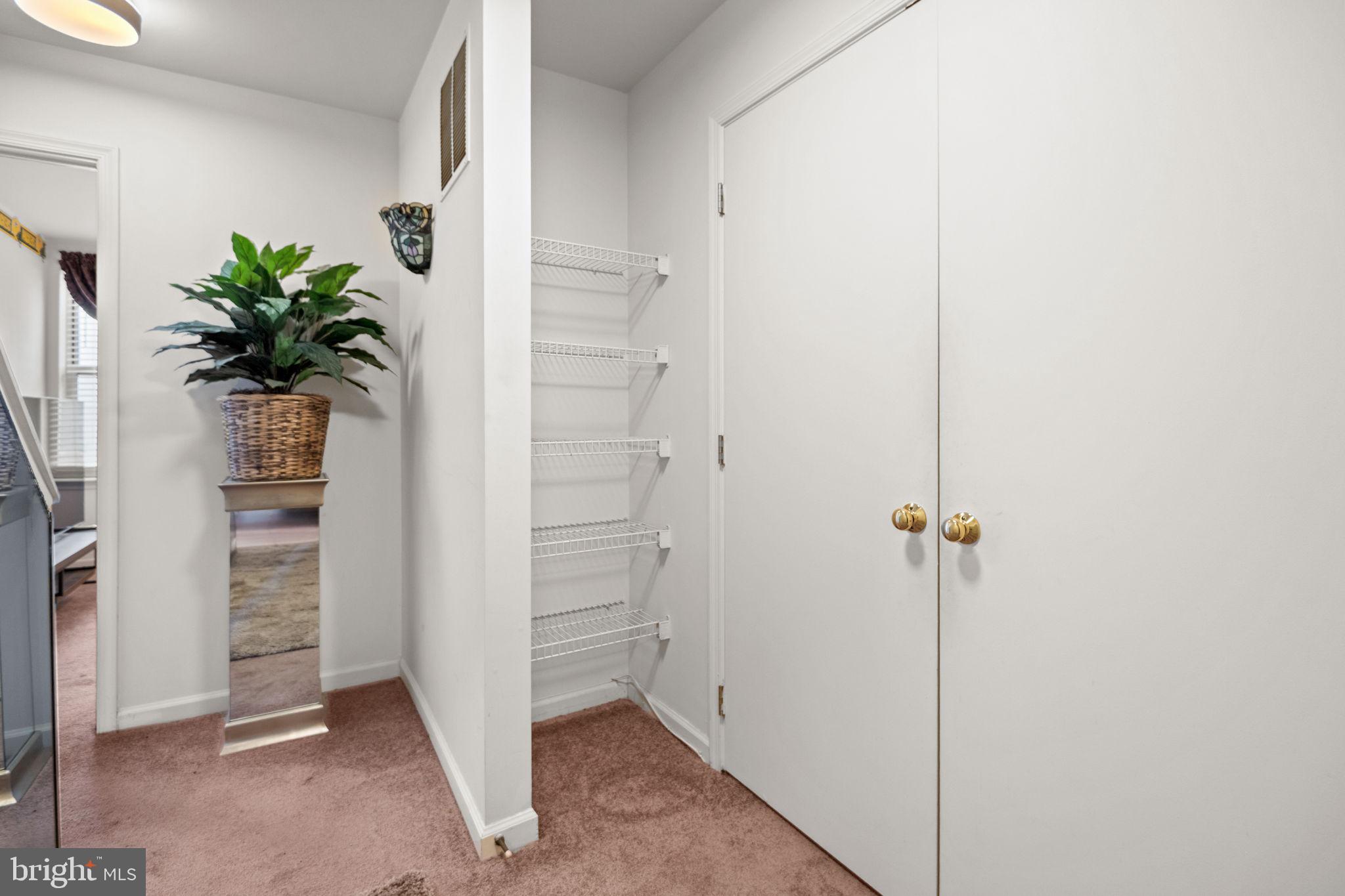 JOHNSTON SQUARE - Residential