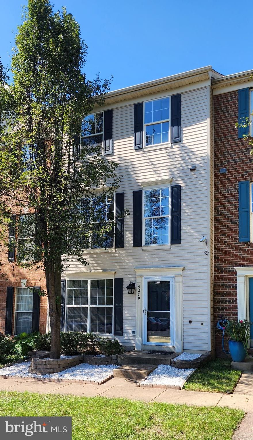 Freshly painted, New Carpet, Renovated Bathrooms, 3BR , 2-1/2 bath townhouse in Clifton, Large rec room downstairs can be used as 4th bed room, All bedrooms upstairs with walking closets, large deck( The deck will be power washed and stained prior to occupancy).