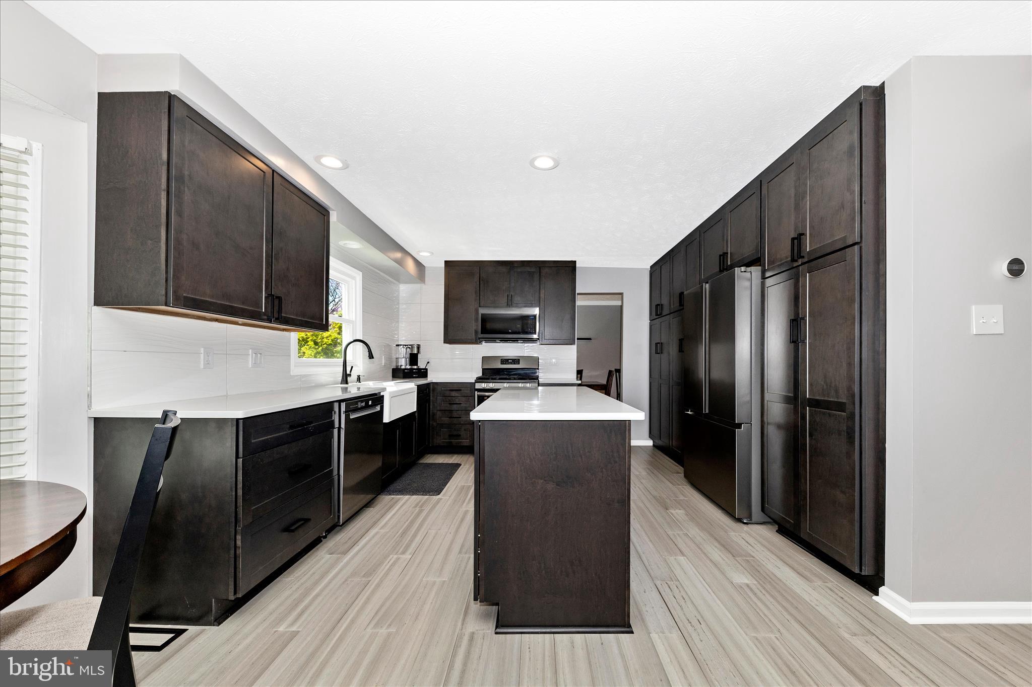 SENECA CHASE - Residential