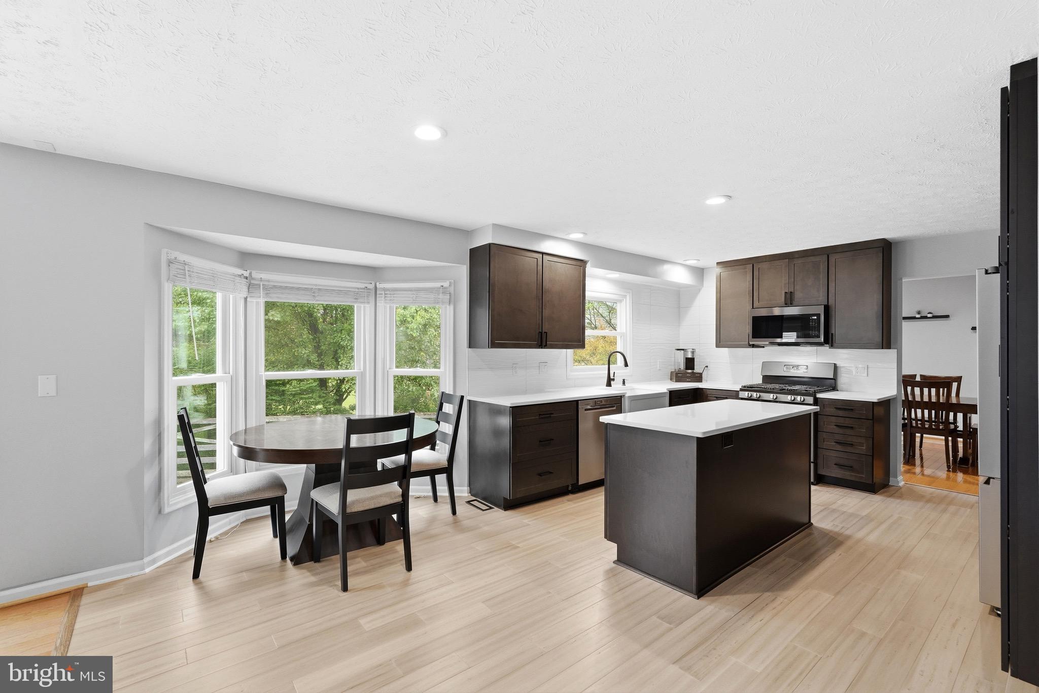 SENECA CHASE - Residential