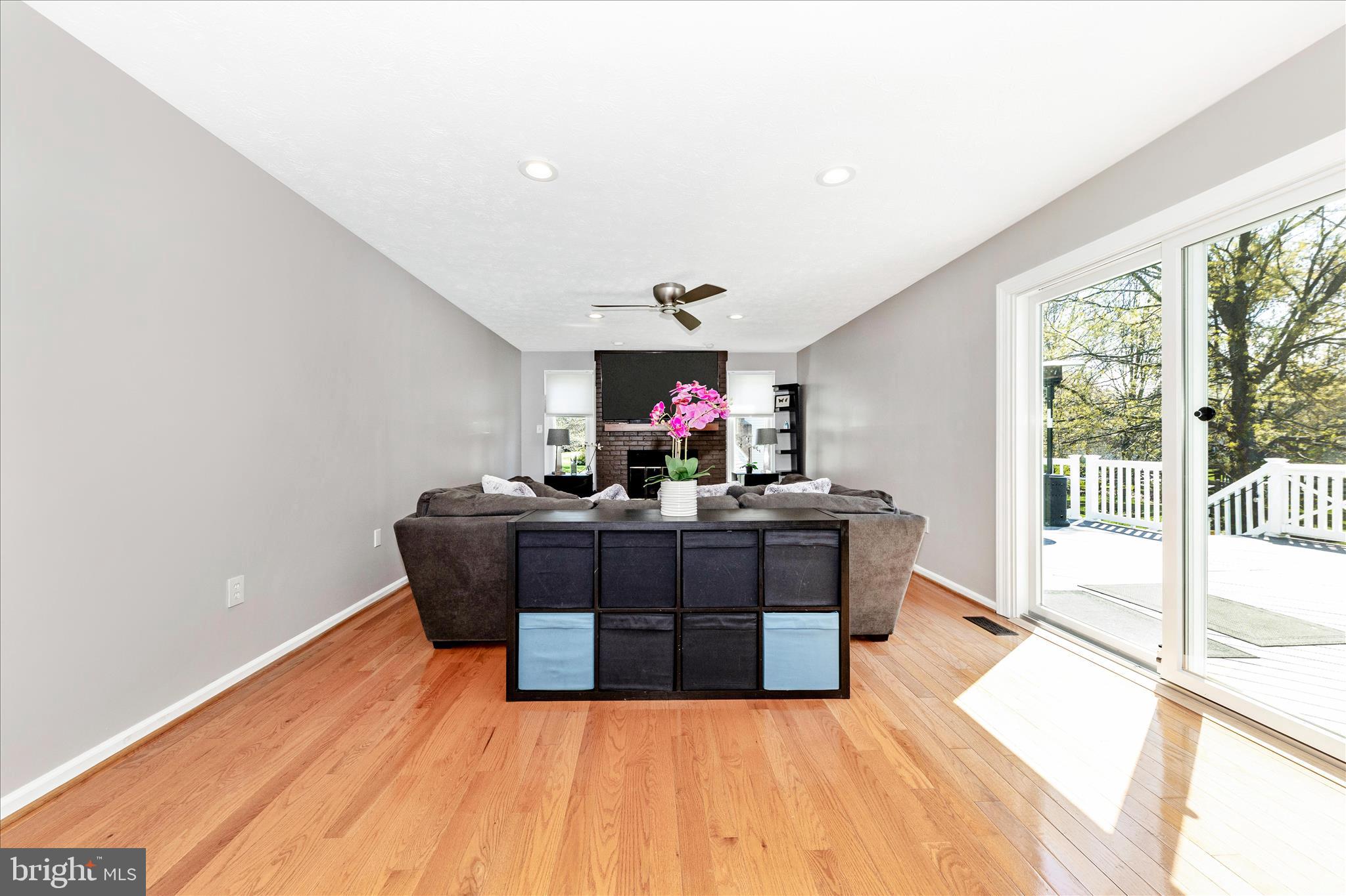 SENECA CHASE - Residential