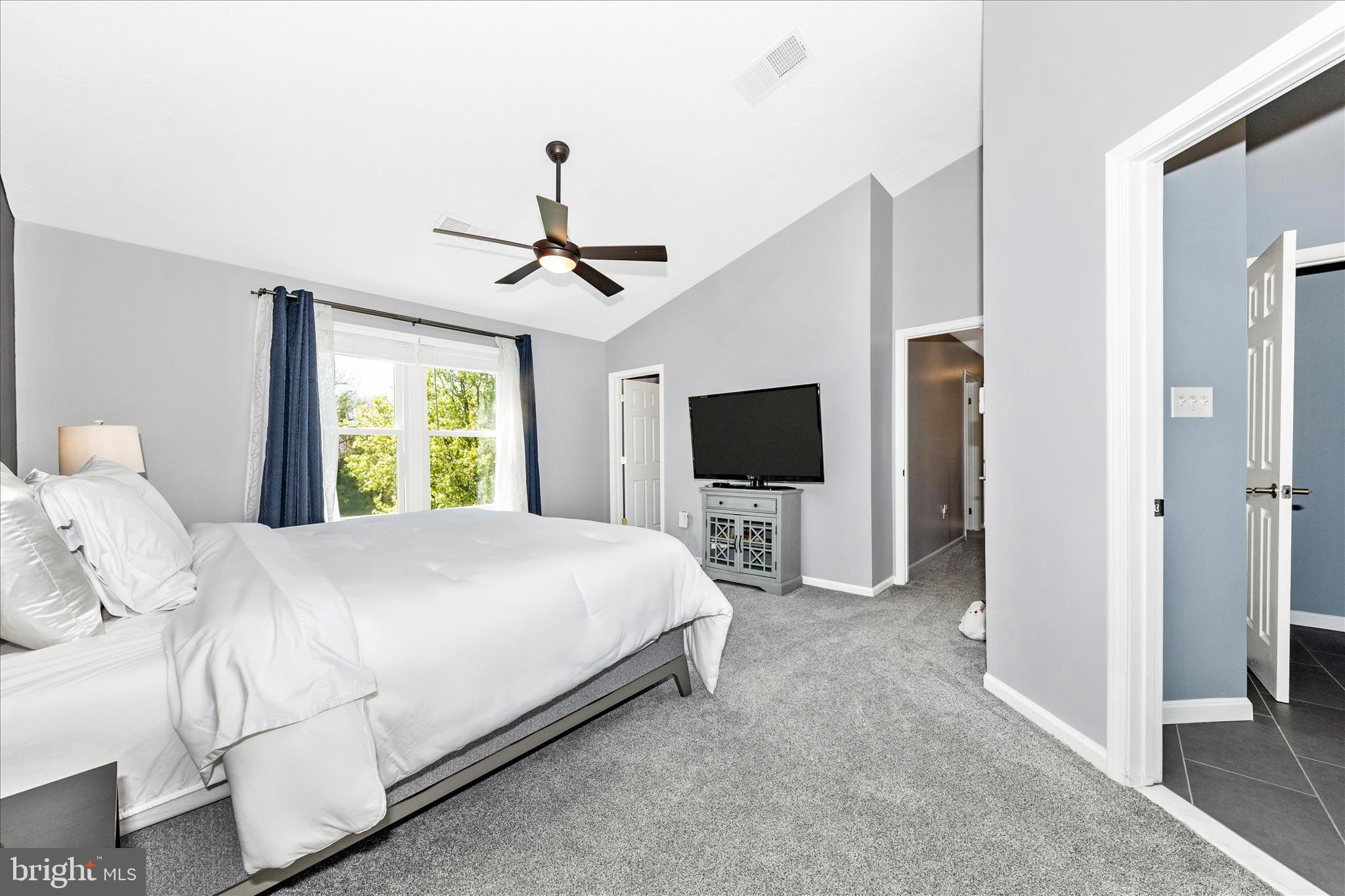 SENECA CHASE - Residential