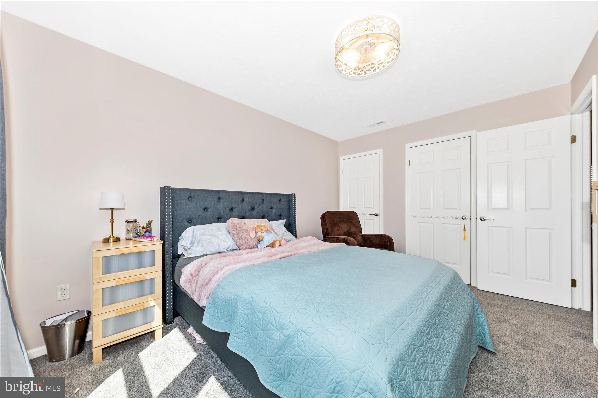 SENECA CHASE - Residential