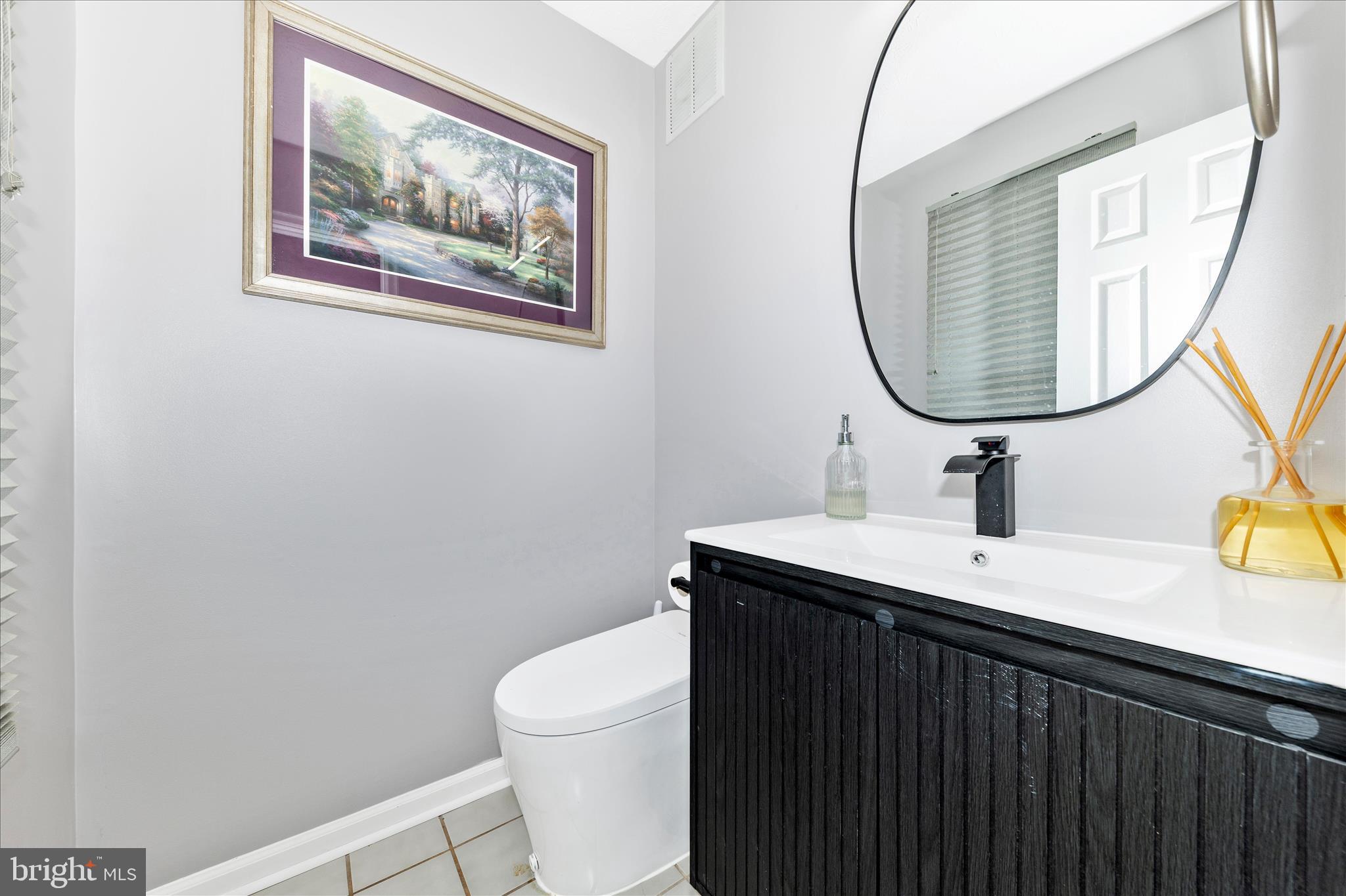 SENECA CHASE - Residential