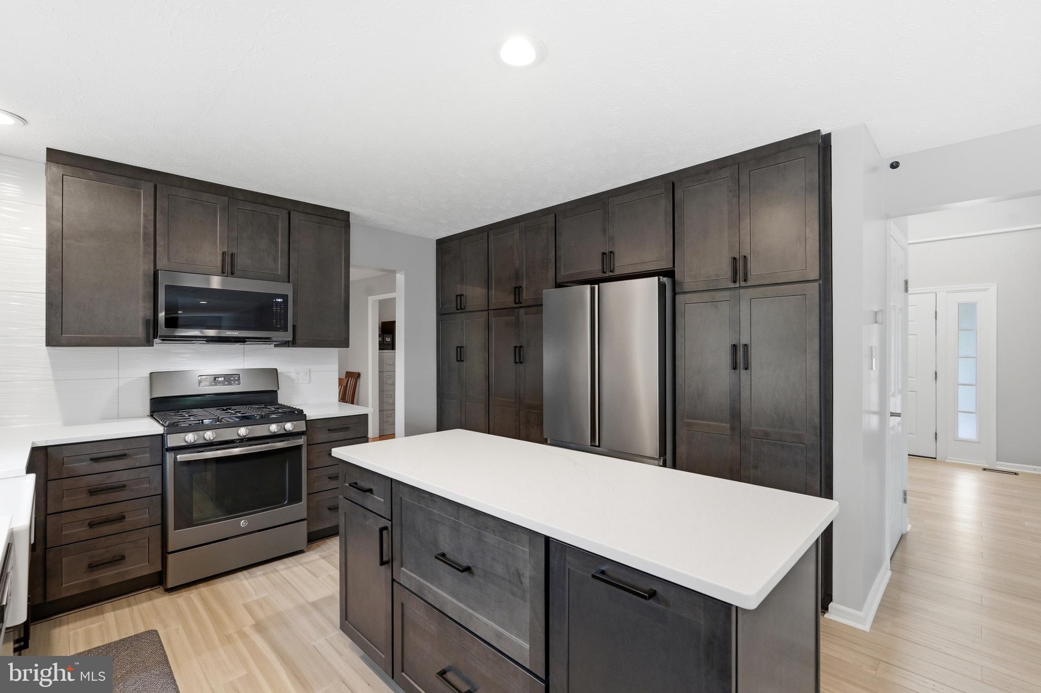 SENECA CHASE - Residential