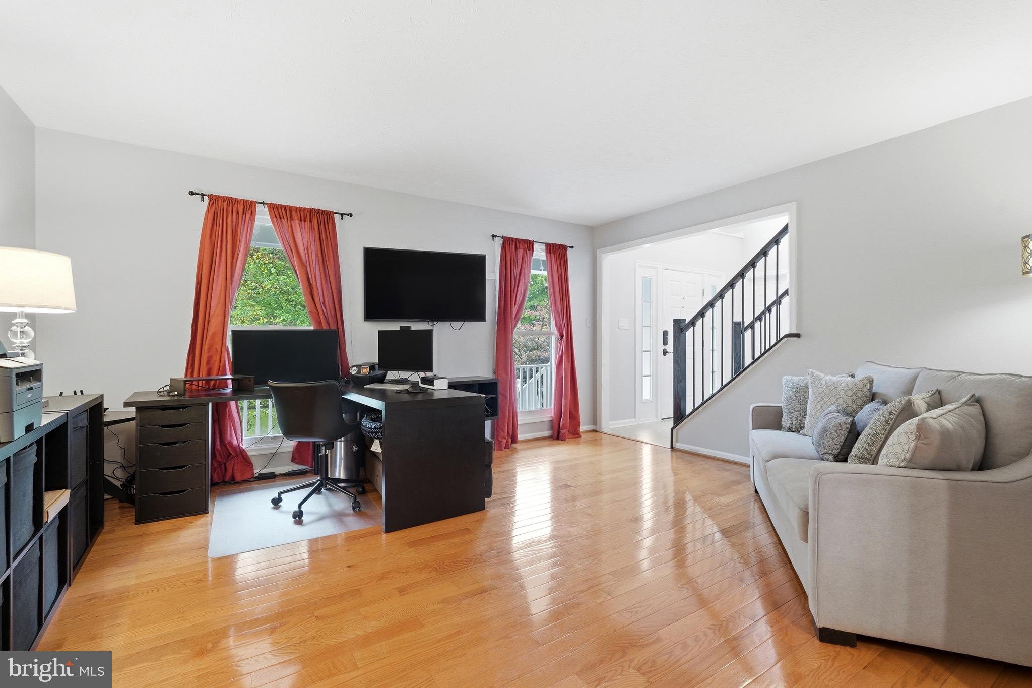 SENECA CHASE - Residential