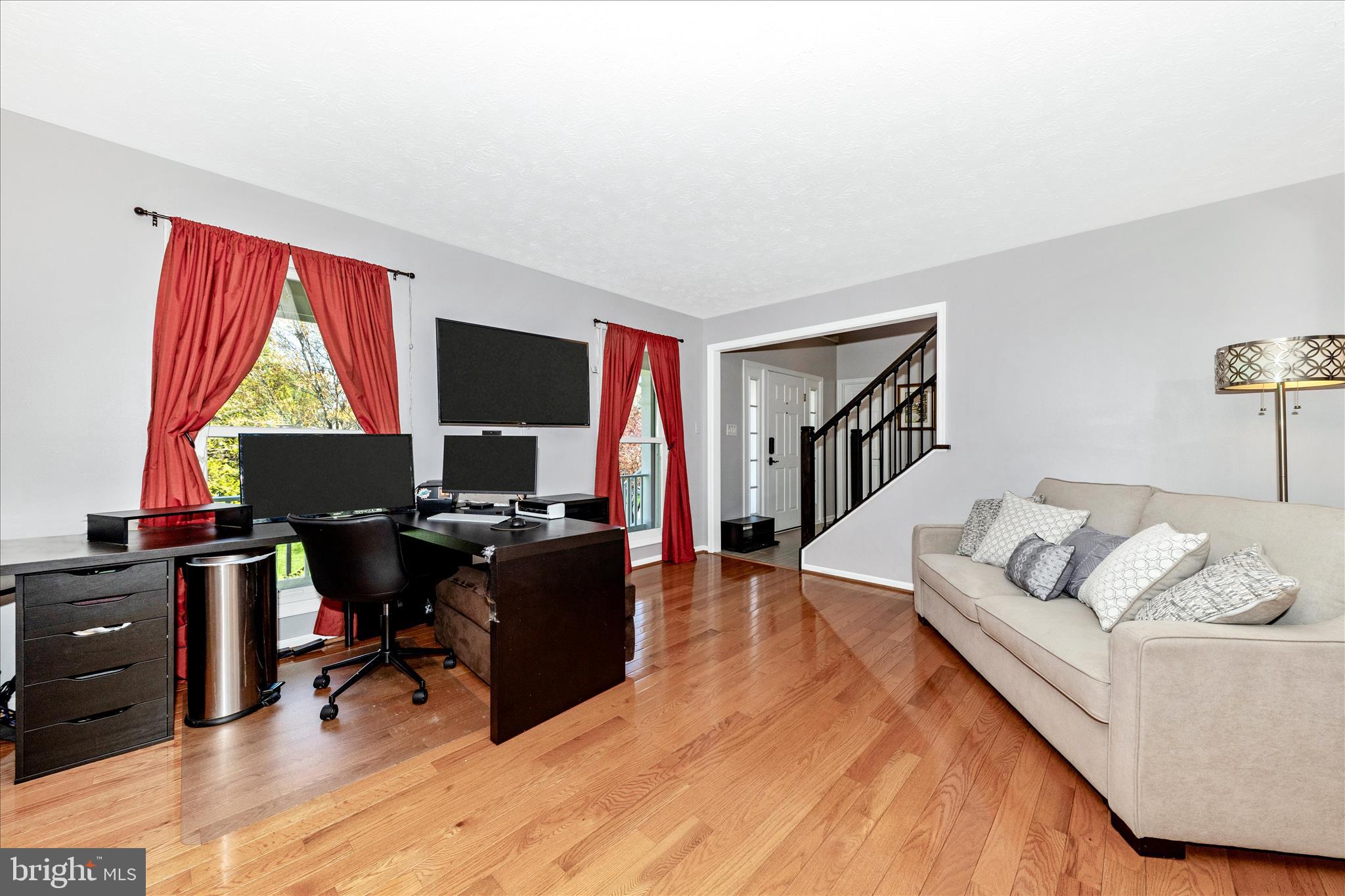 SENECA CHASE - Residential