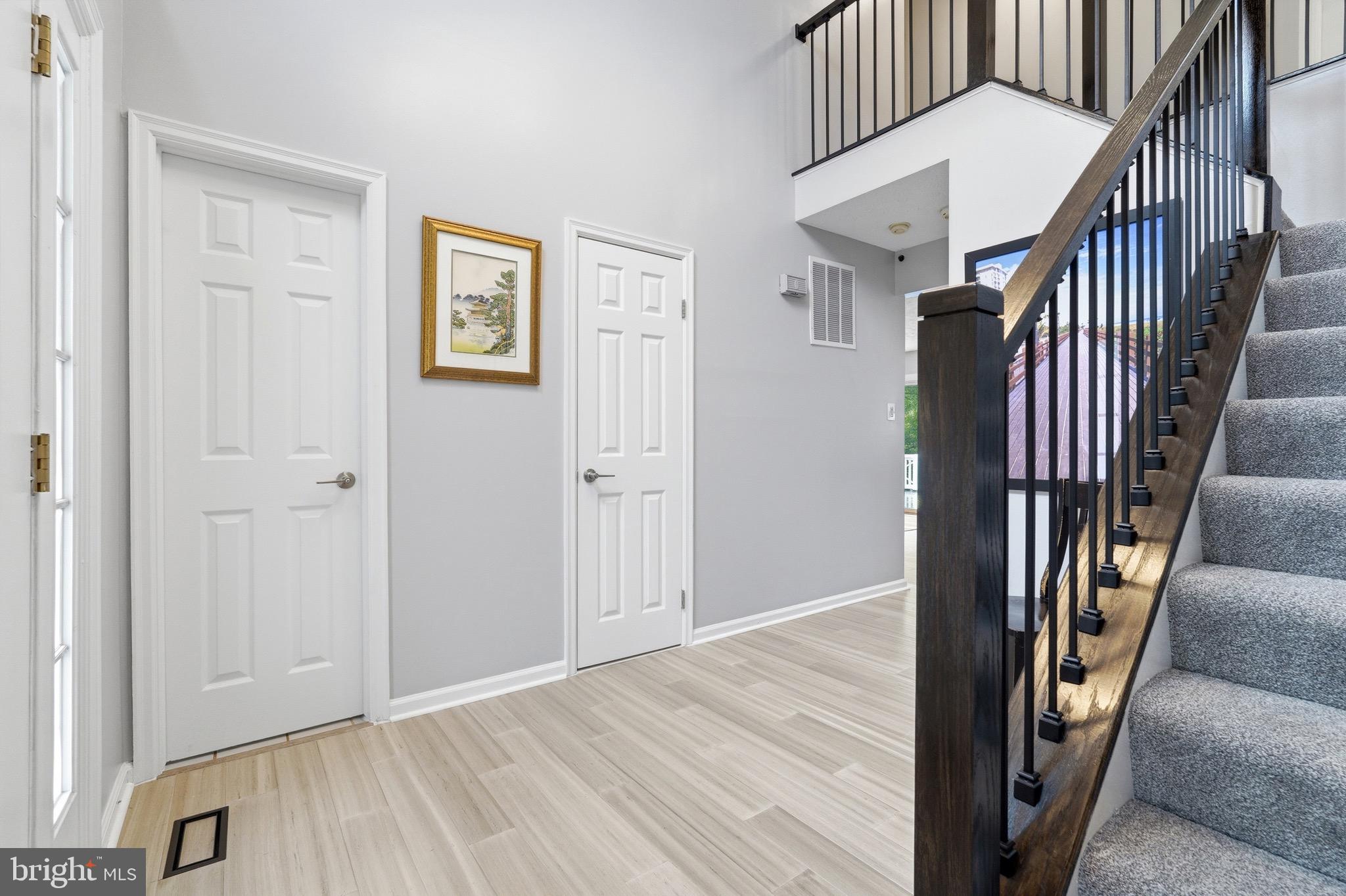 SENECA CHASE - Residential