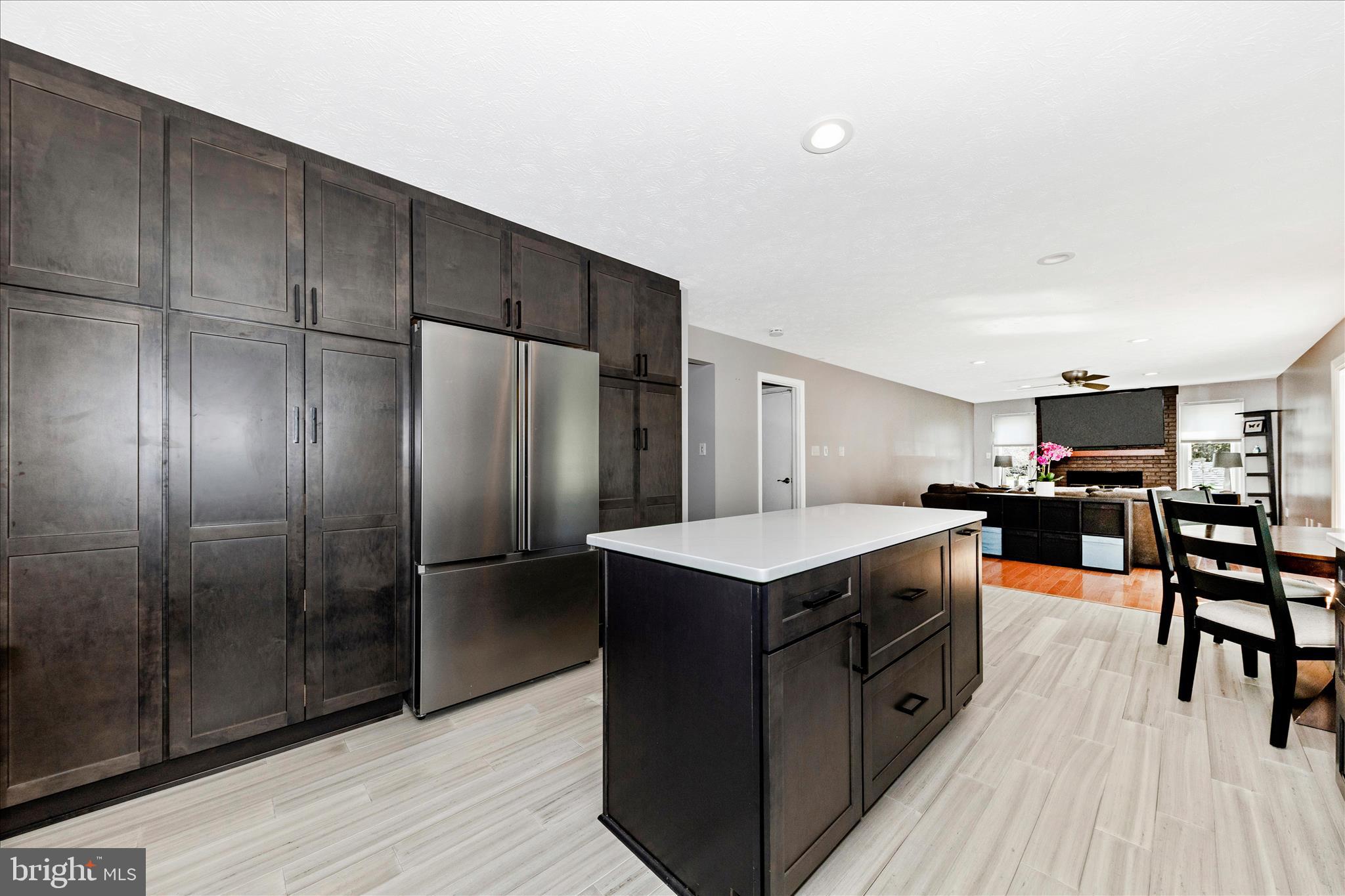 SENECA CHASE - Residential