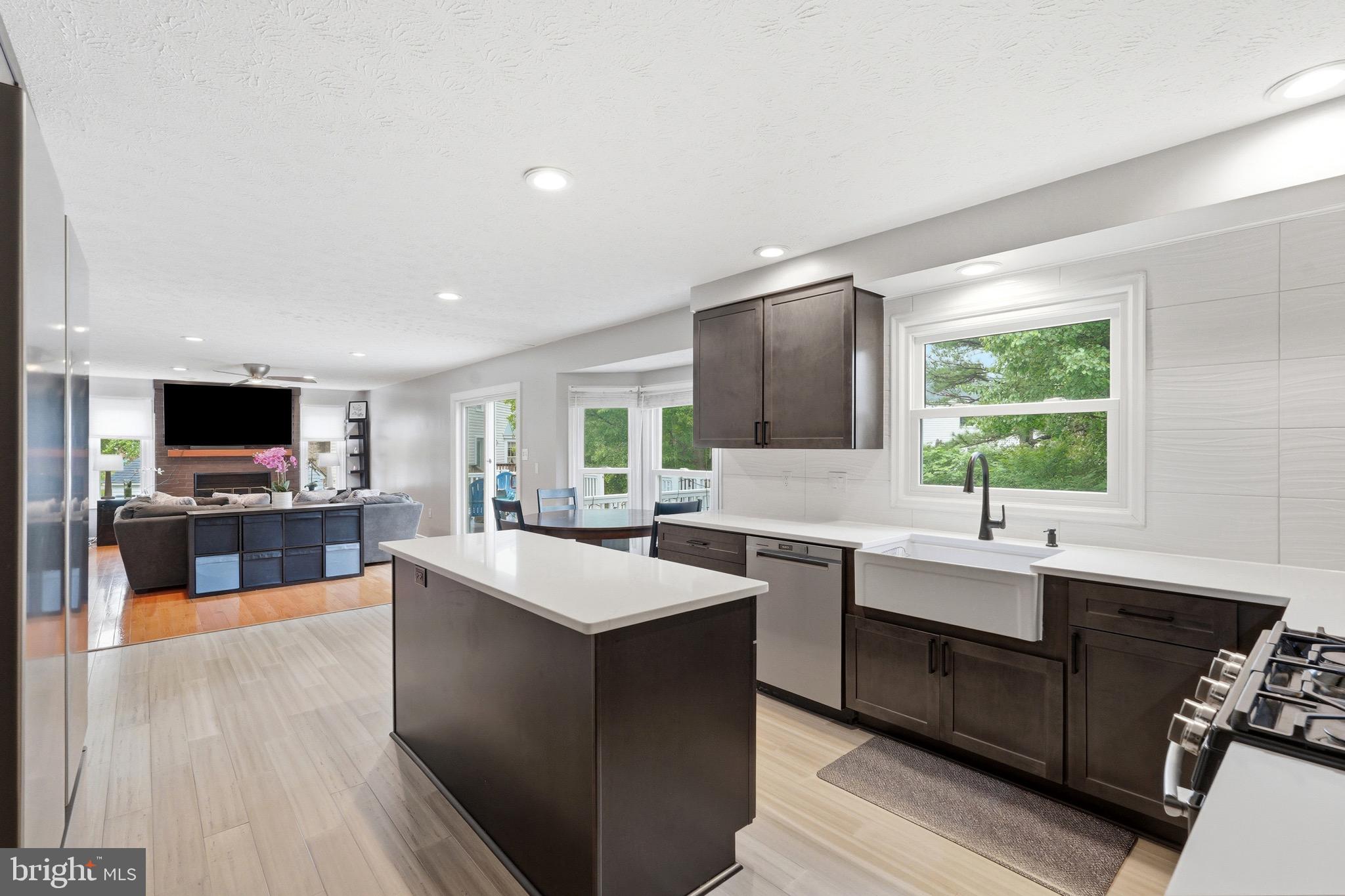 SENECA CHASE - Residential