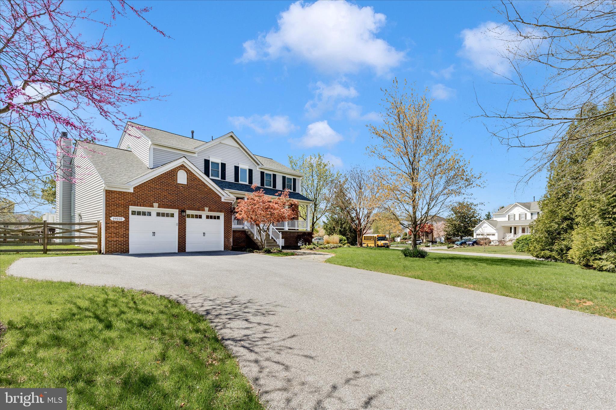 SENECA CHASE - Residential