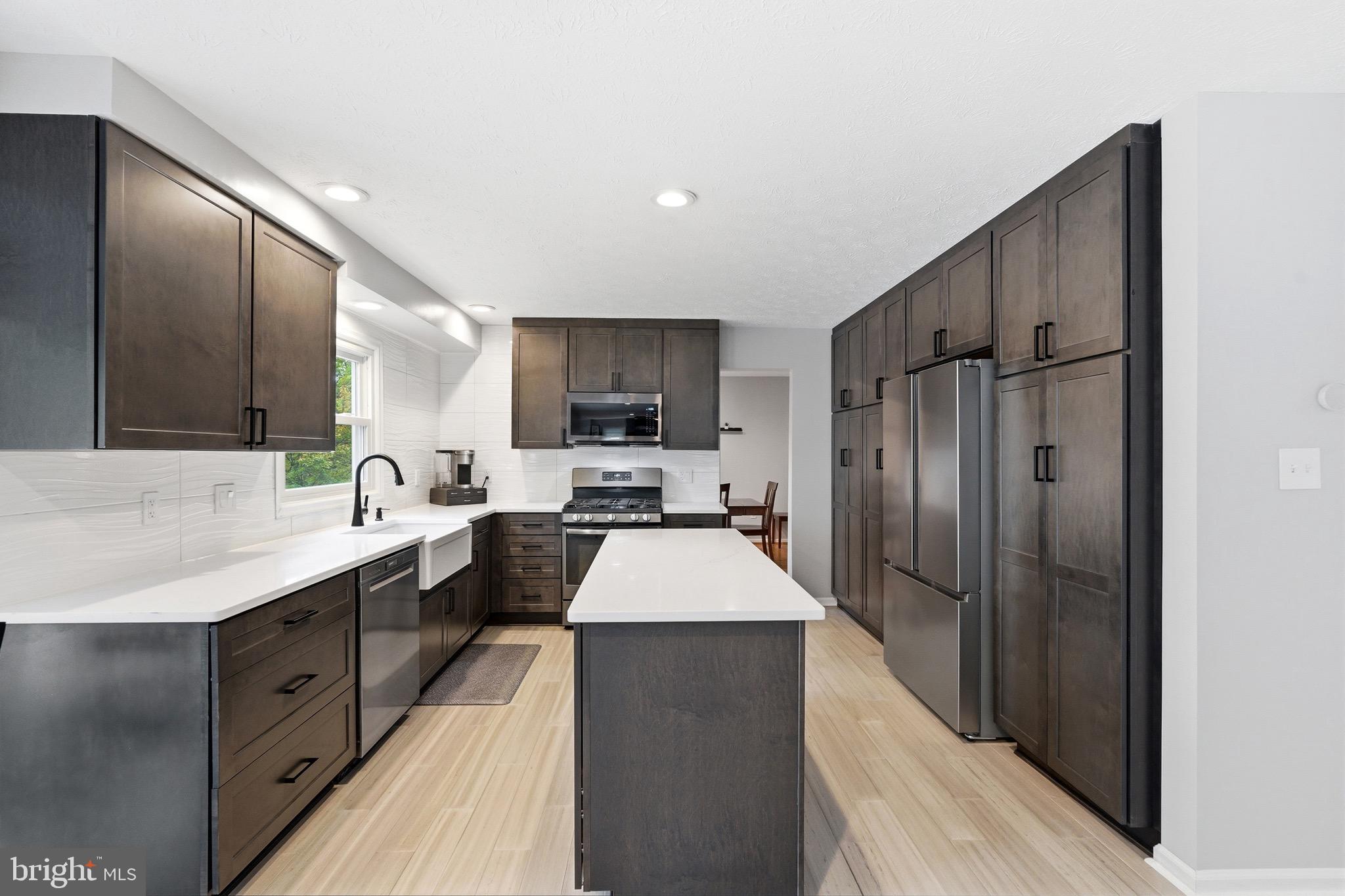 SENECA CHASE - Residential