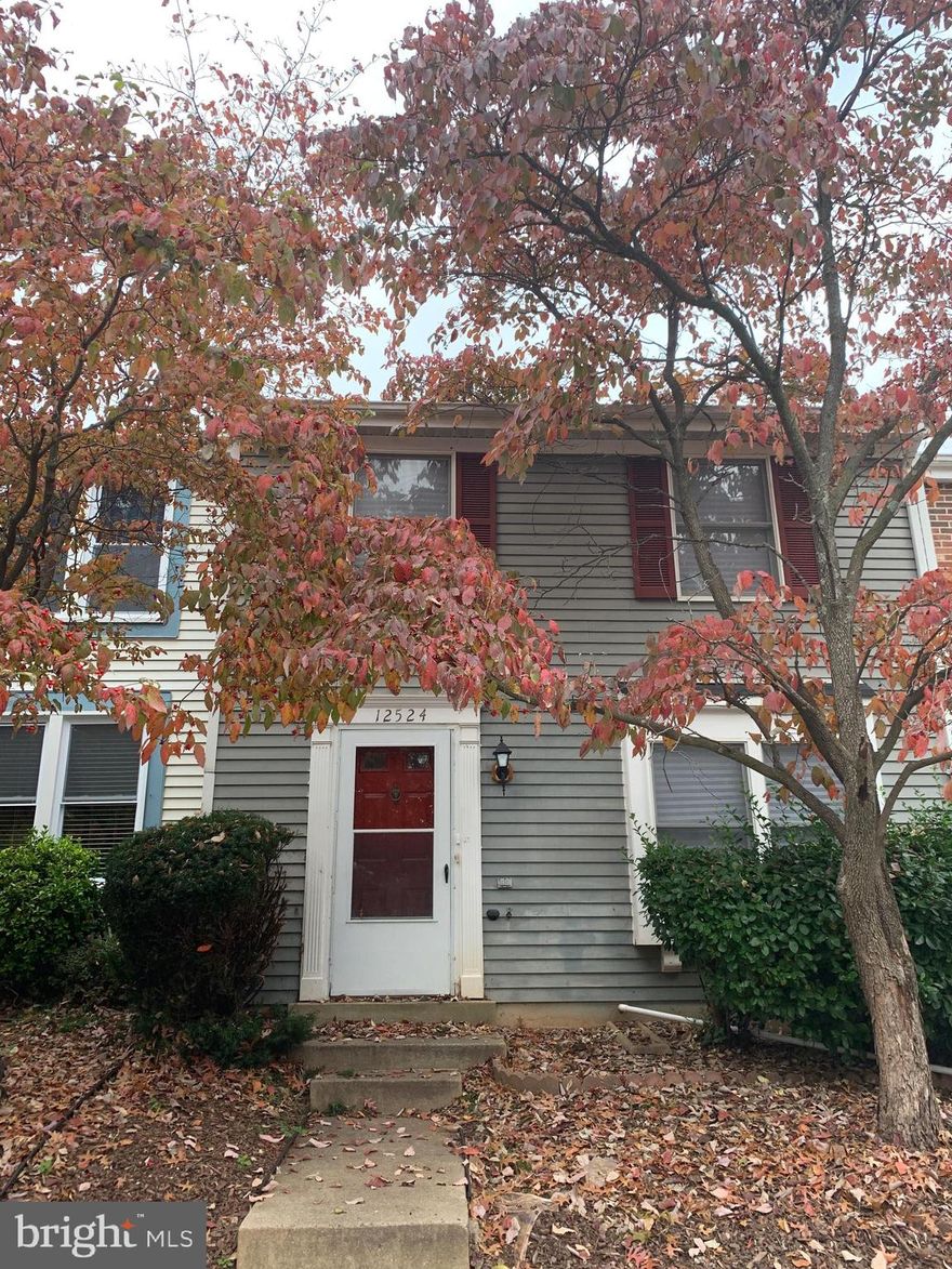 Charming townhome in quiet neighborhood.  Open living space, granite countertops! 3 BR, 1 Full, 1 HB.  Large primary bedroom with walk-in closet.  Fenced yard, no basement.  Community pool access included! 
 Rental requirements are a minimum 640 credit score, minimum $67,500 gross annual income, and good rental history.  Two year minimum lease.   Agent is owner and has financial interest.