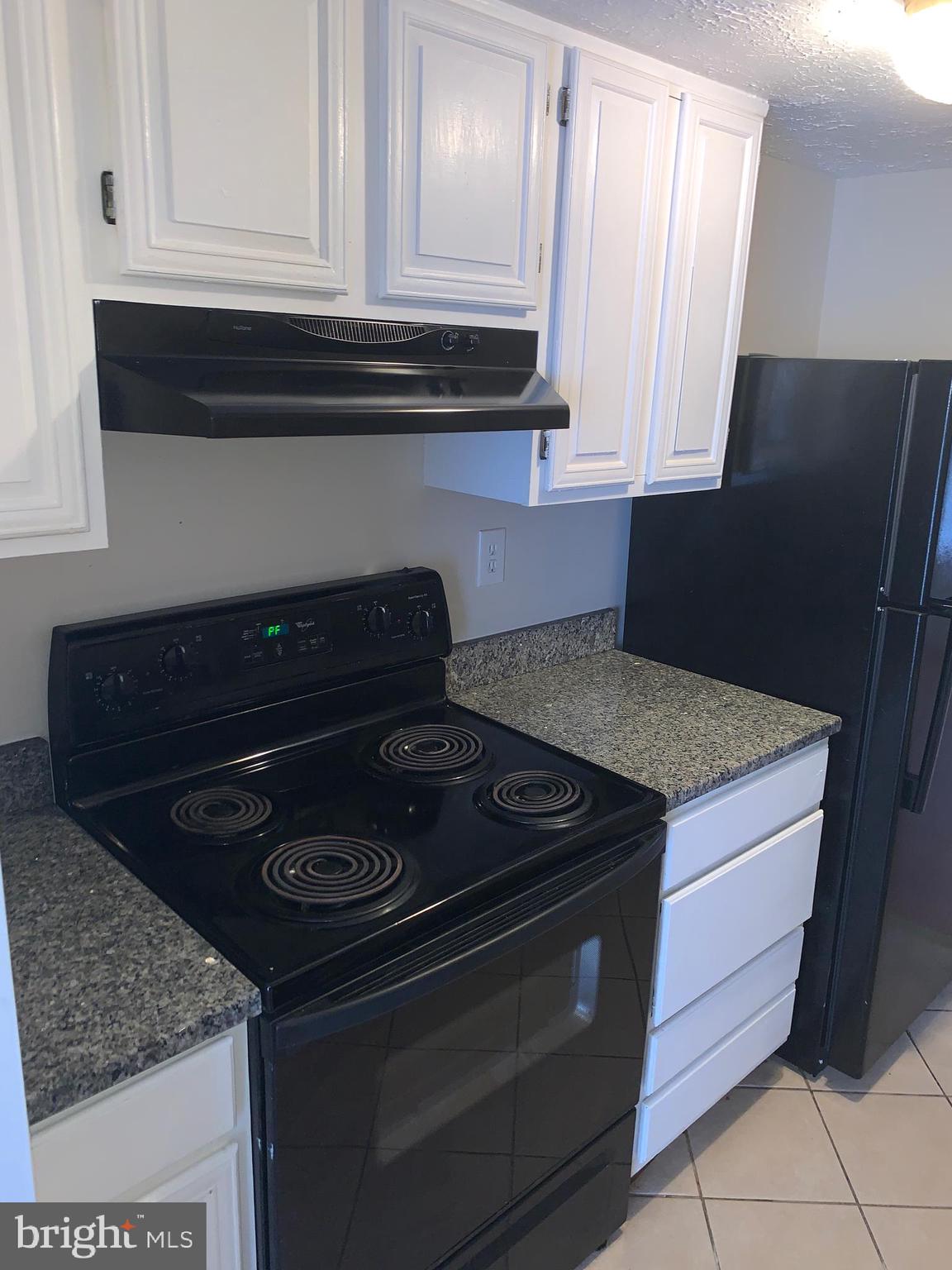 GUNNERS LAKE VILLAGE - Residential Lease