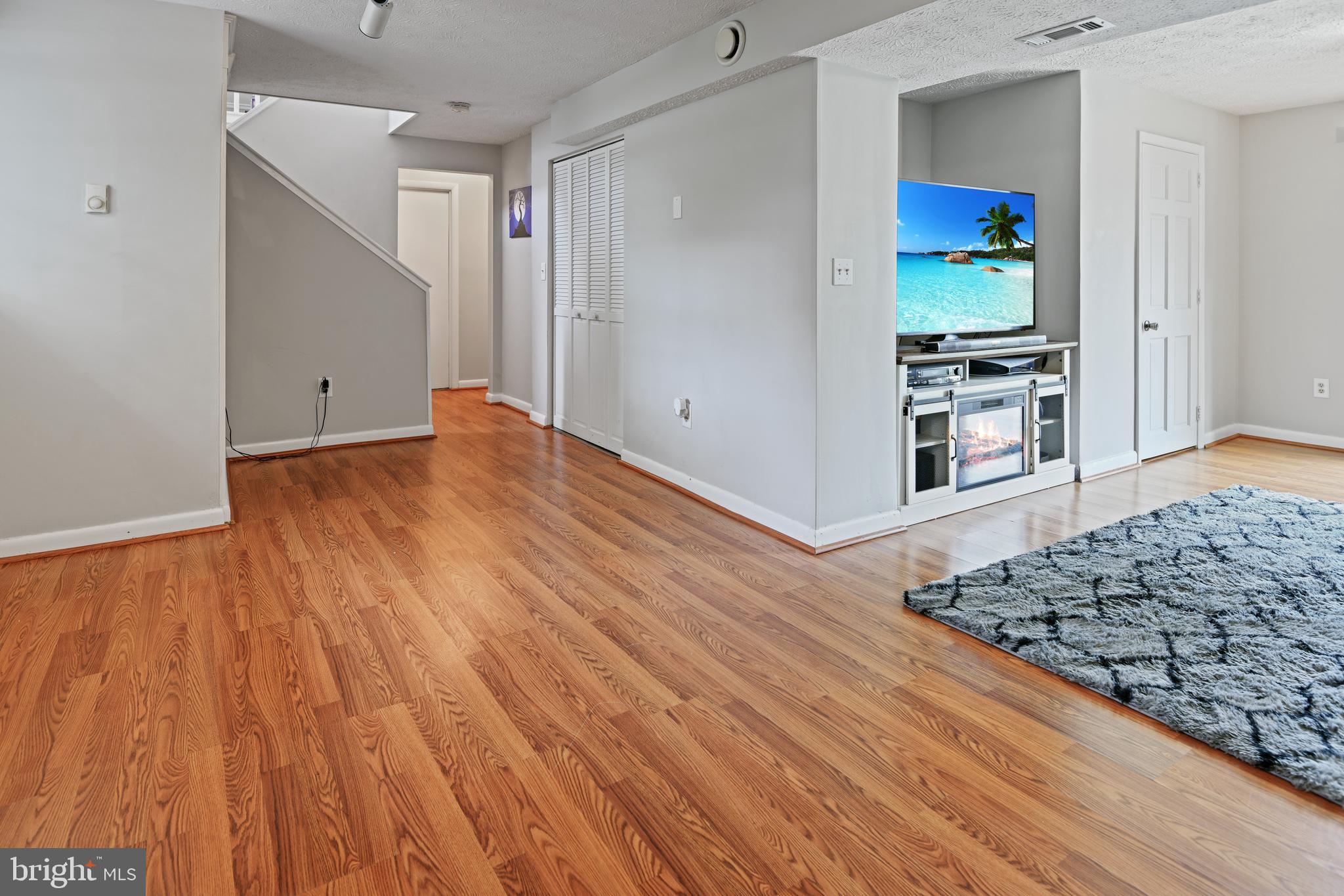 GLADE MANOR - Residential