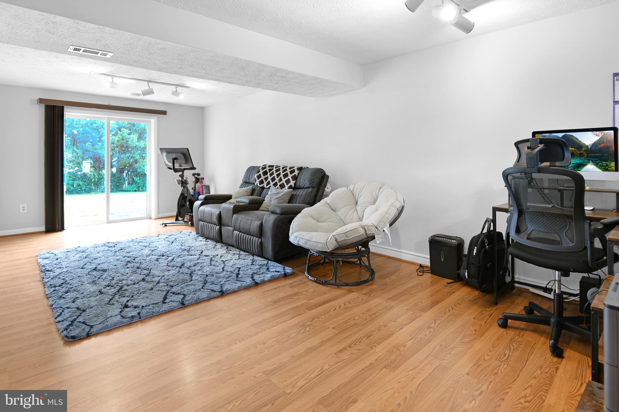 GLADE MANOR - Residential