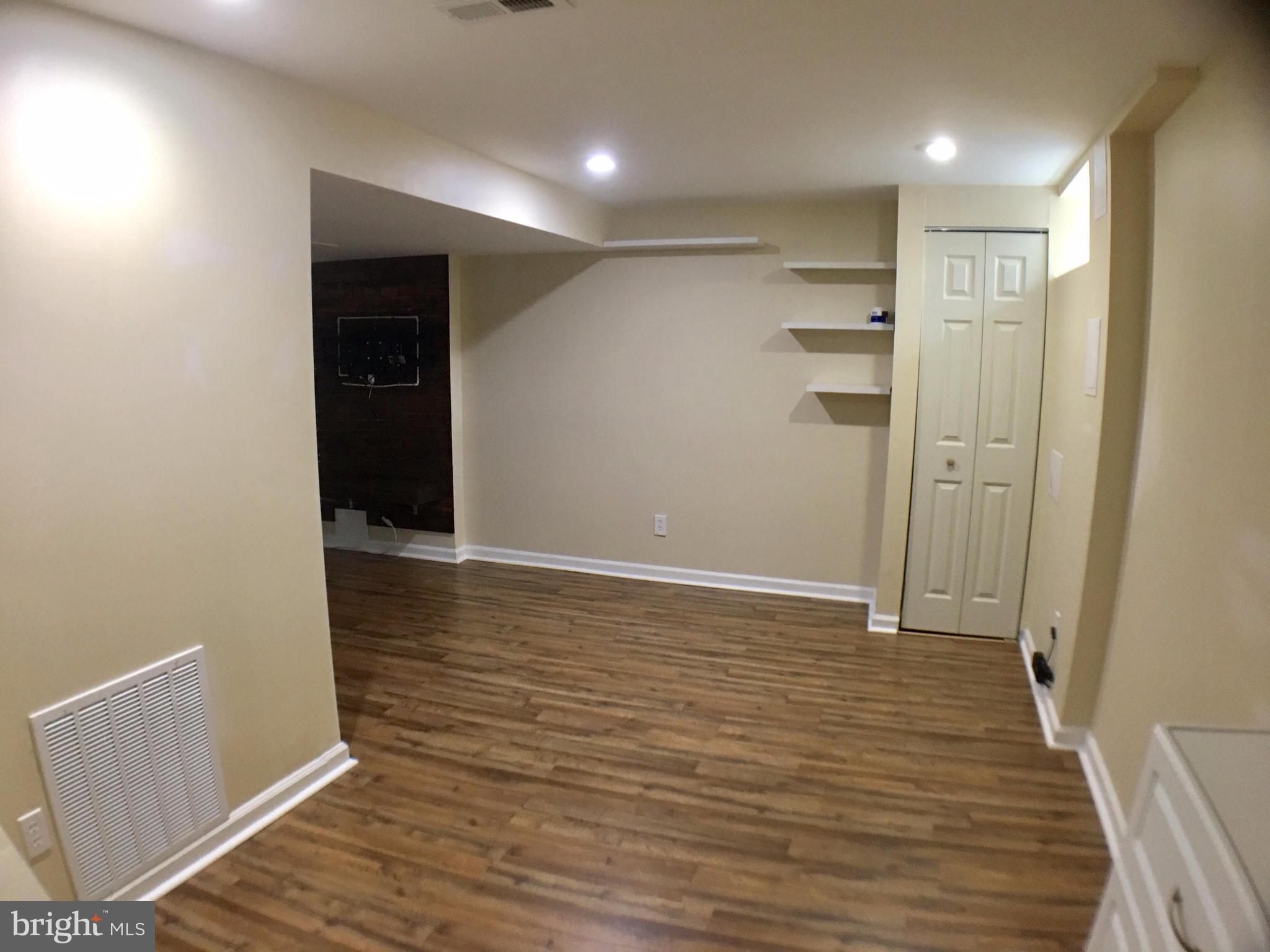 HARFORD SQUARE - Residential