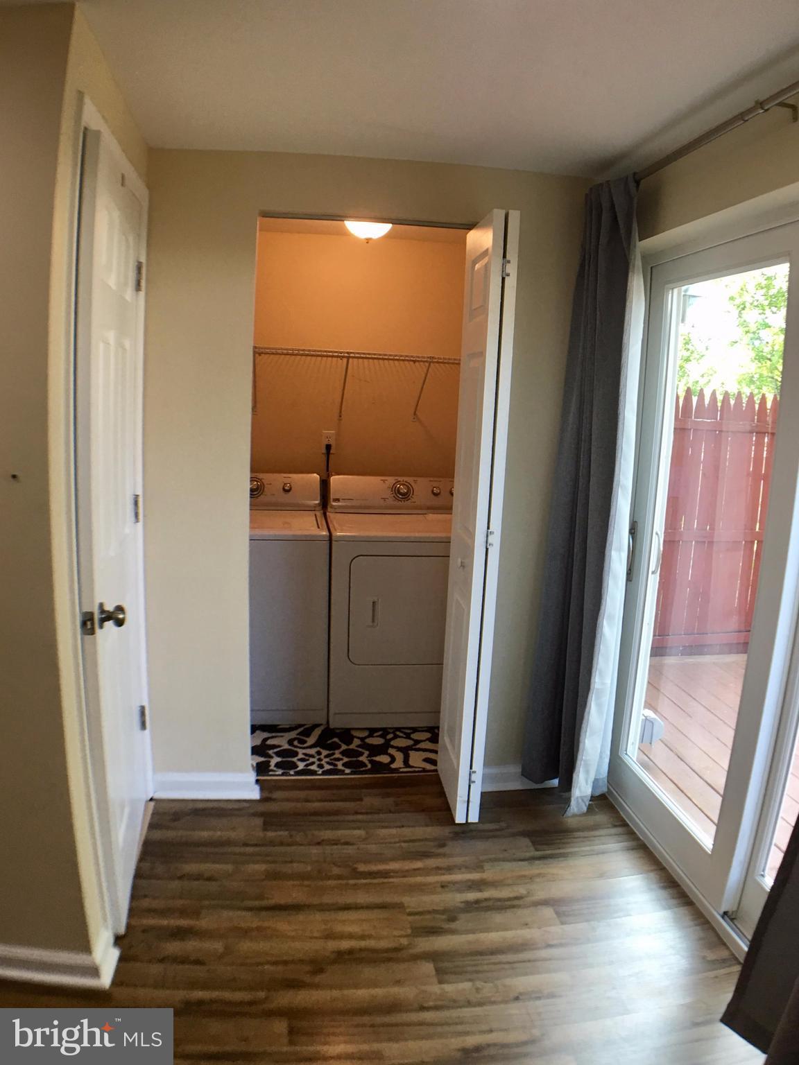 HARFORD SQUARE - Residential