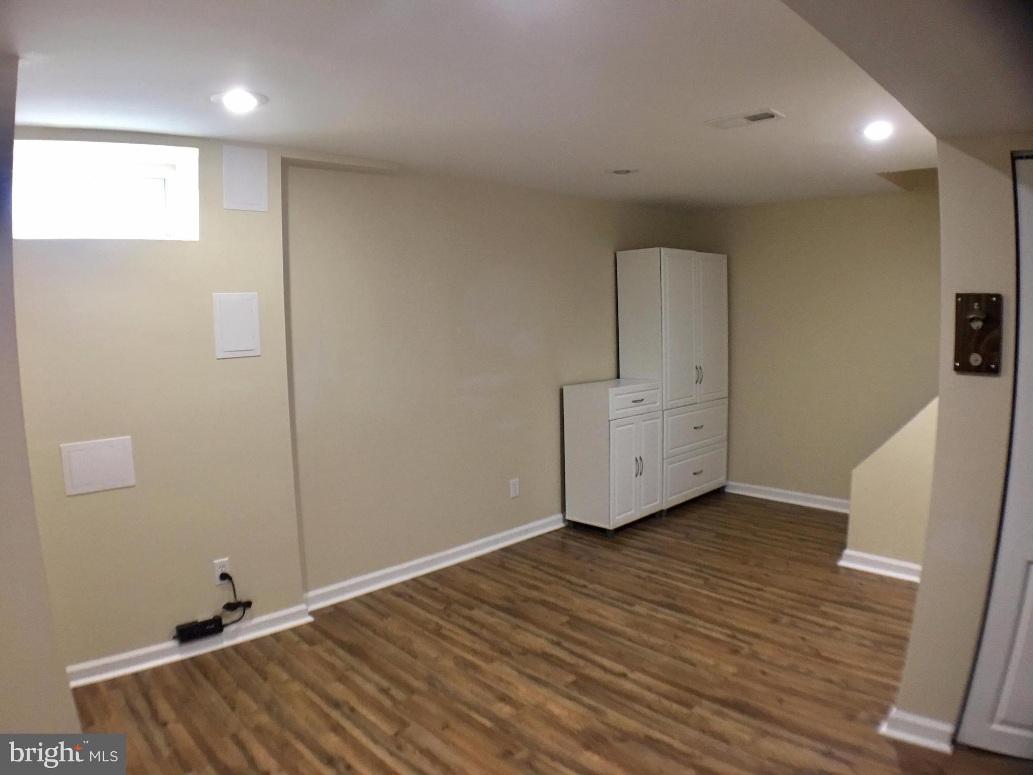 HARFORD SQUARE - Residential