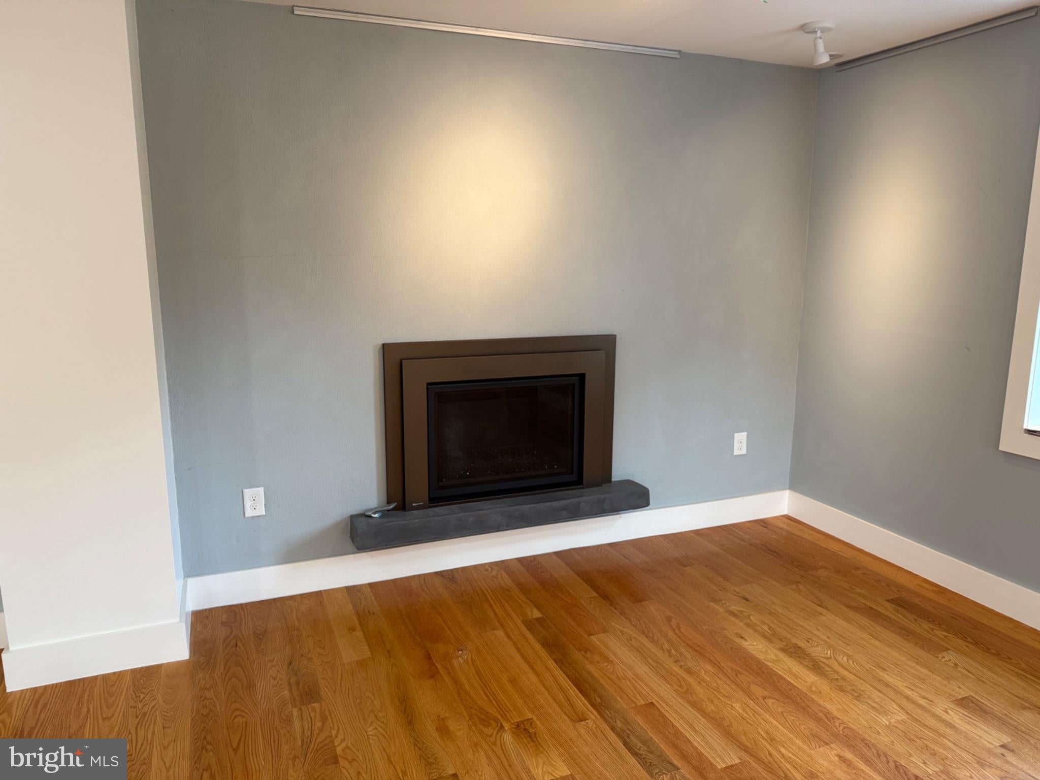 3405 CLAYBORNE AVENUE