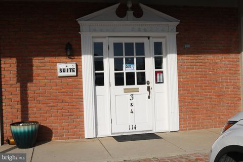 Photo of 114 Walnut St #SUITE 3, WAYNESBORO, PA 17268 (MLS # PAFL2018968)