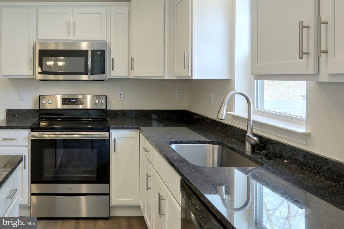 LOGAN GREENE - Residential