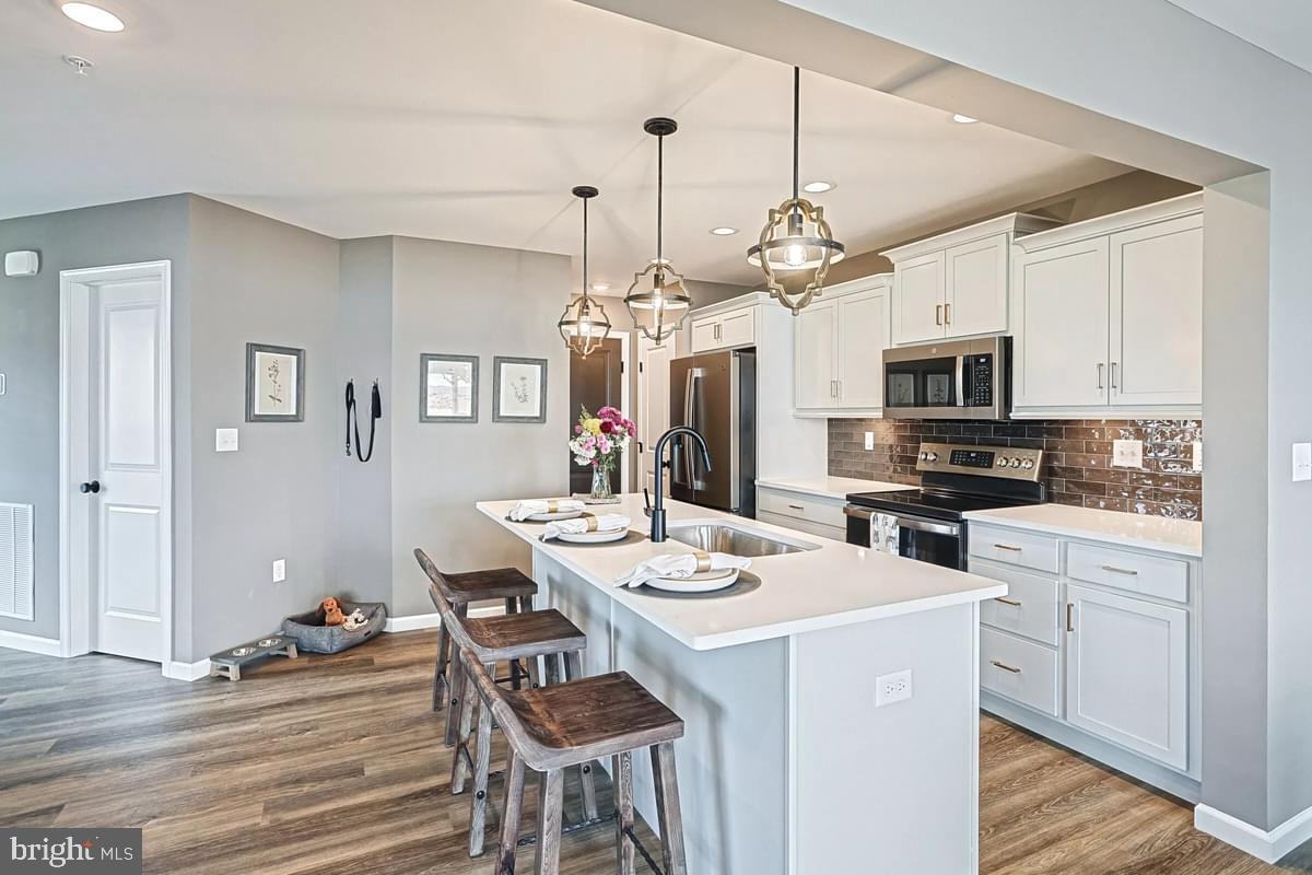 LOGAN GREENE - Residential